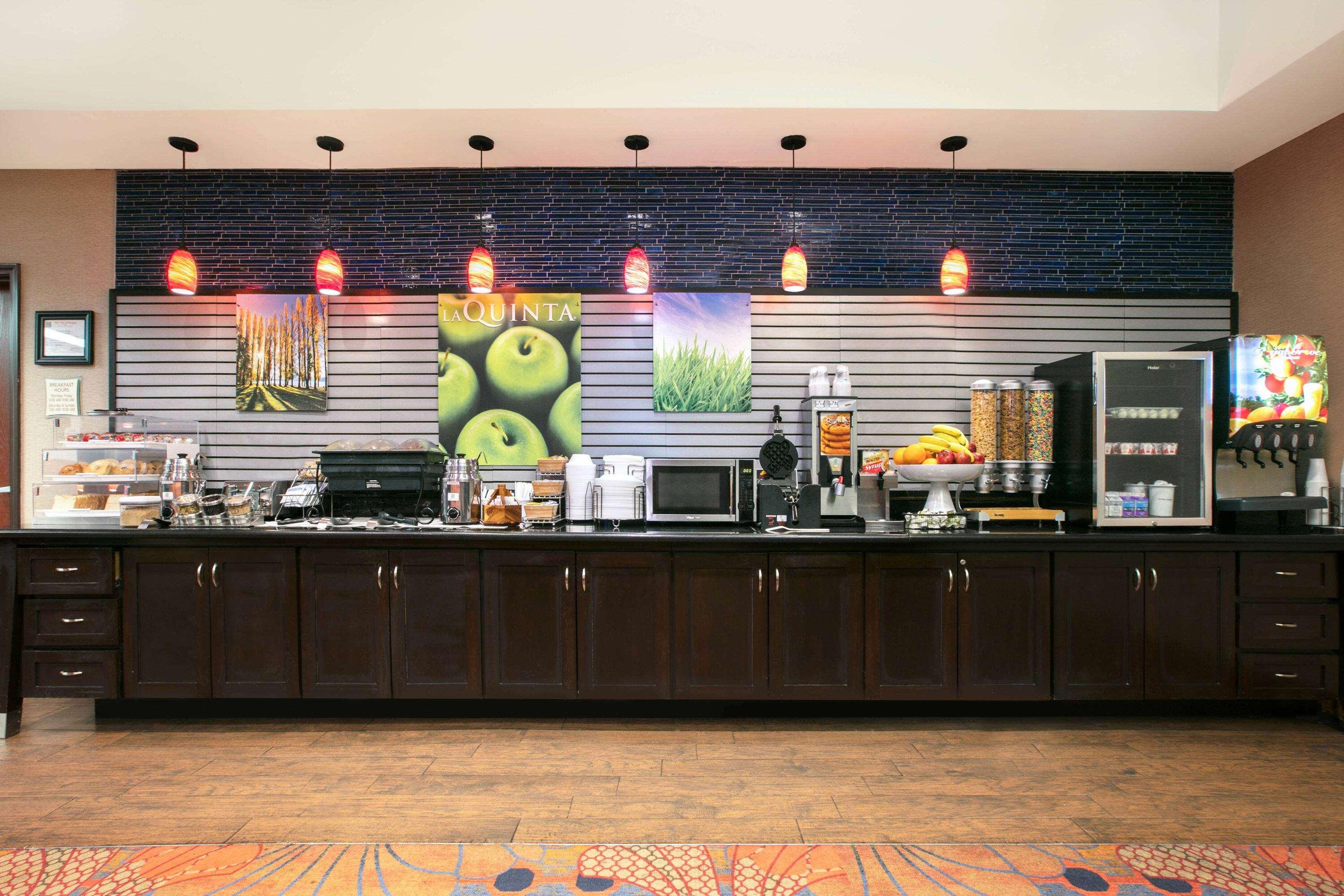La Quinta Inn & Suites Denton University Drive