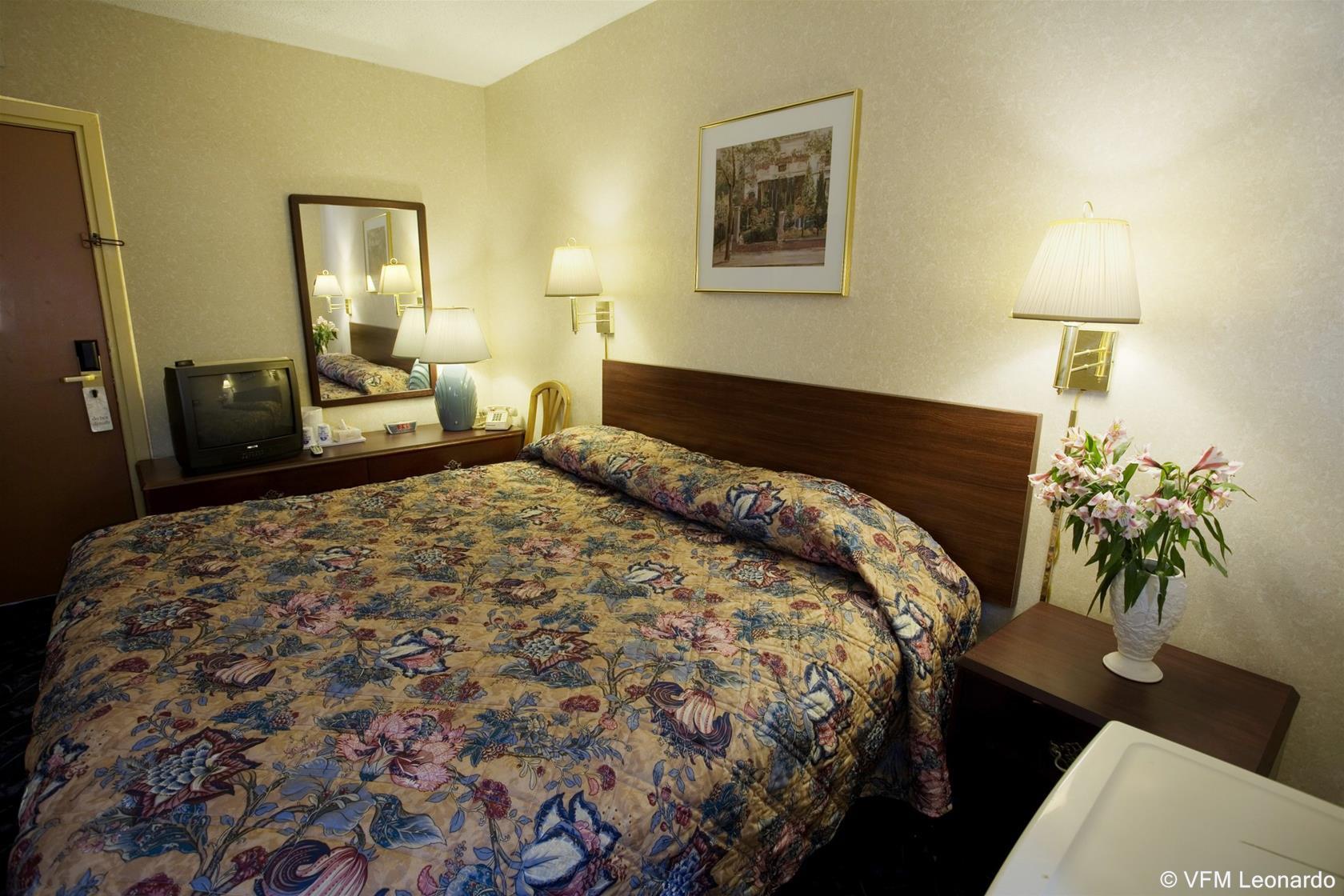 Americas Best Value Inn - Dearborn