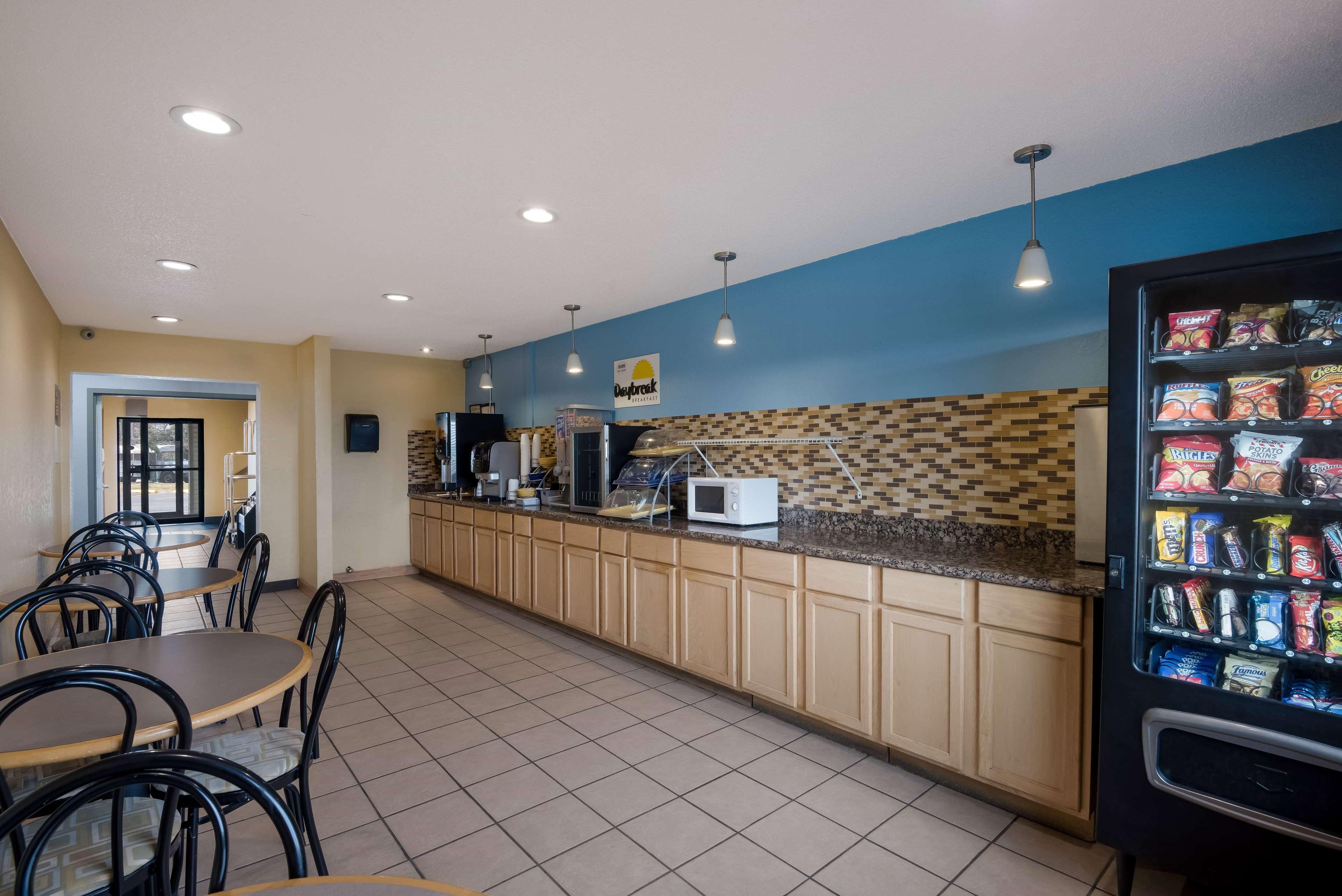 Days Inn By Wyndham Ankeny - Des Moines