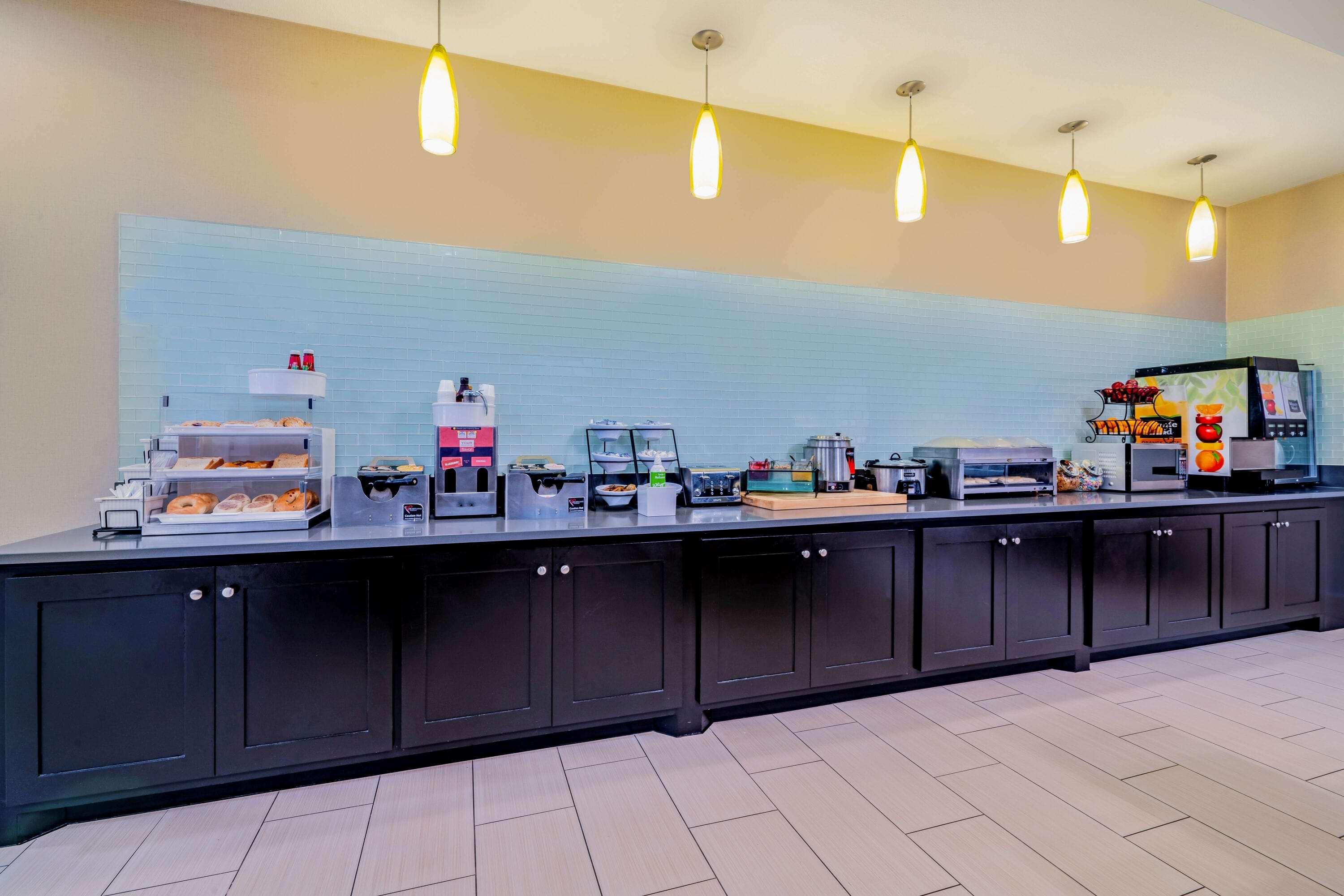 La Quinta Inn & Suites DFW Airport West - Bedford