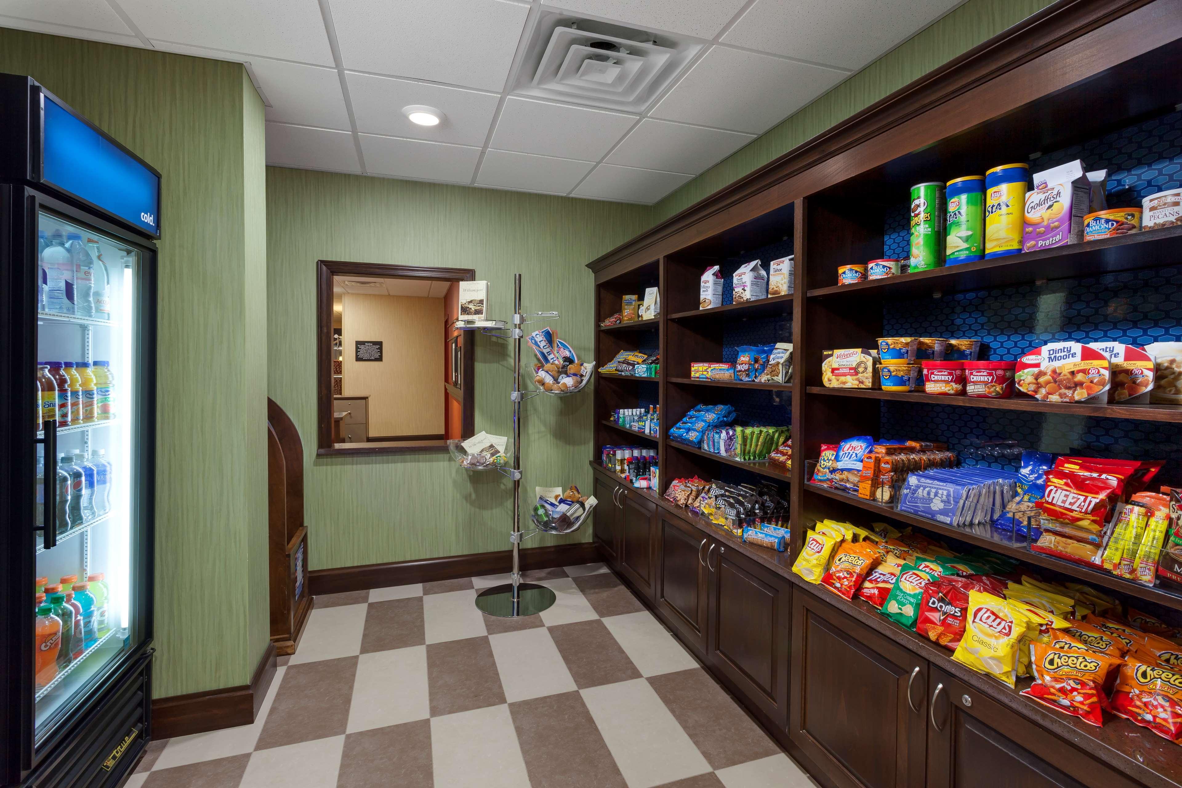 Hampton Inn & Suites Williamsport-Faxon Exit