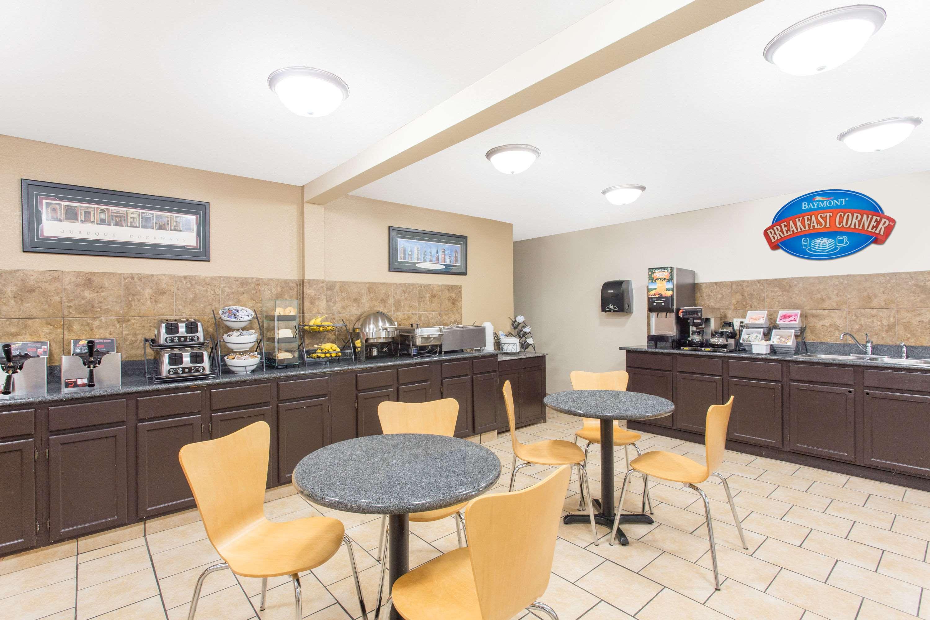 Baymont by Wyndham Dubuque