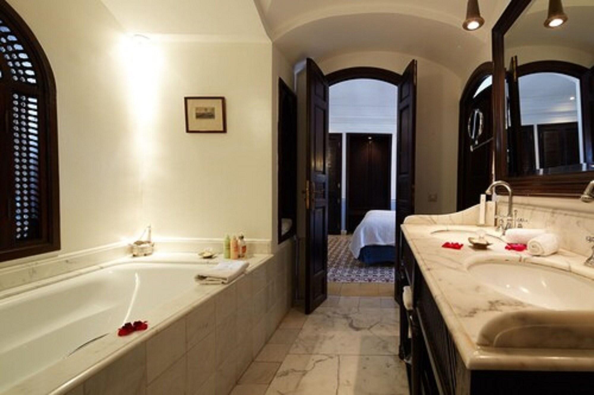 Heure Bleue Palais : Relais & Chateaux by null