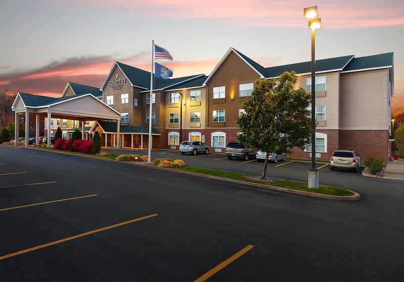 Country Inn & Suites By Carlson Marquette