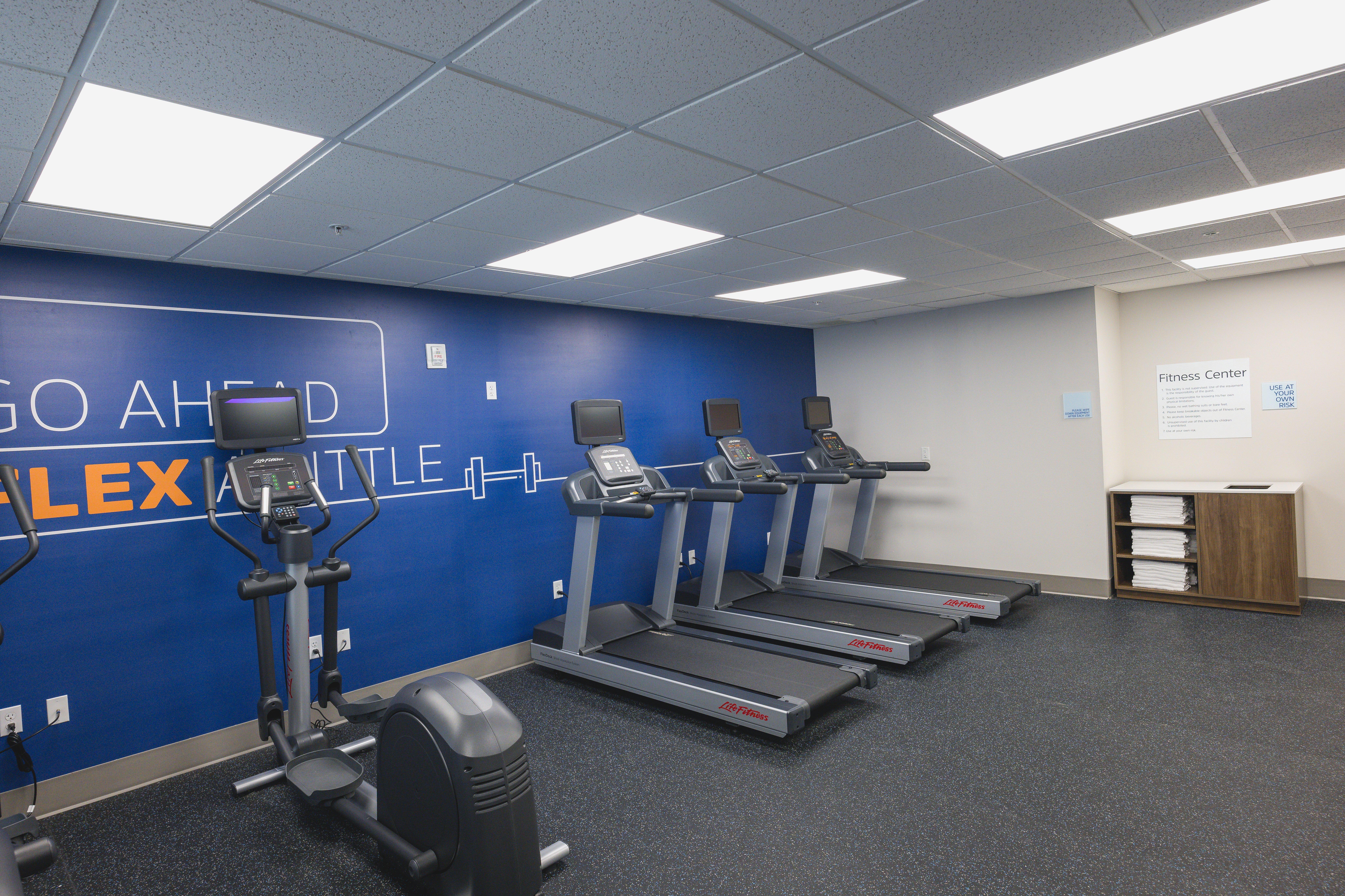 Holiday Inn Express & Suites Marquette
