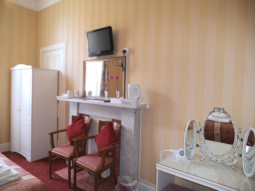 Menzies Guest House by null