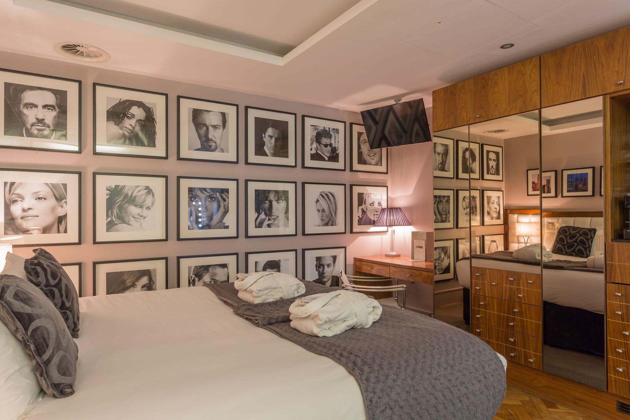 Le Monde Hotel by null