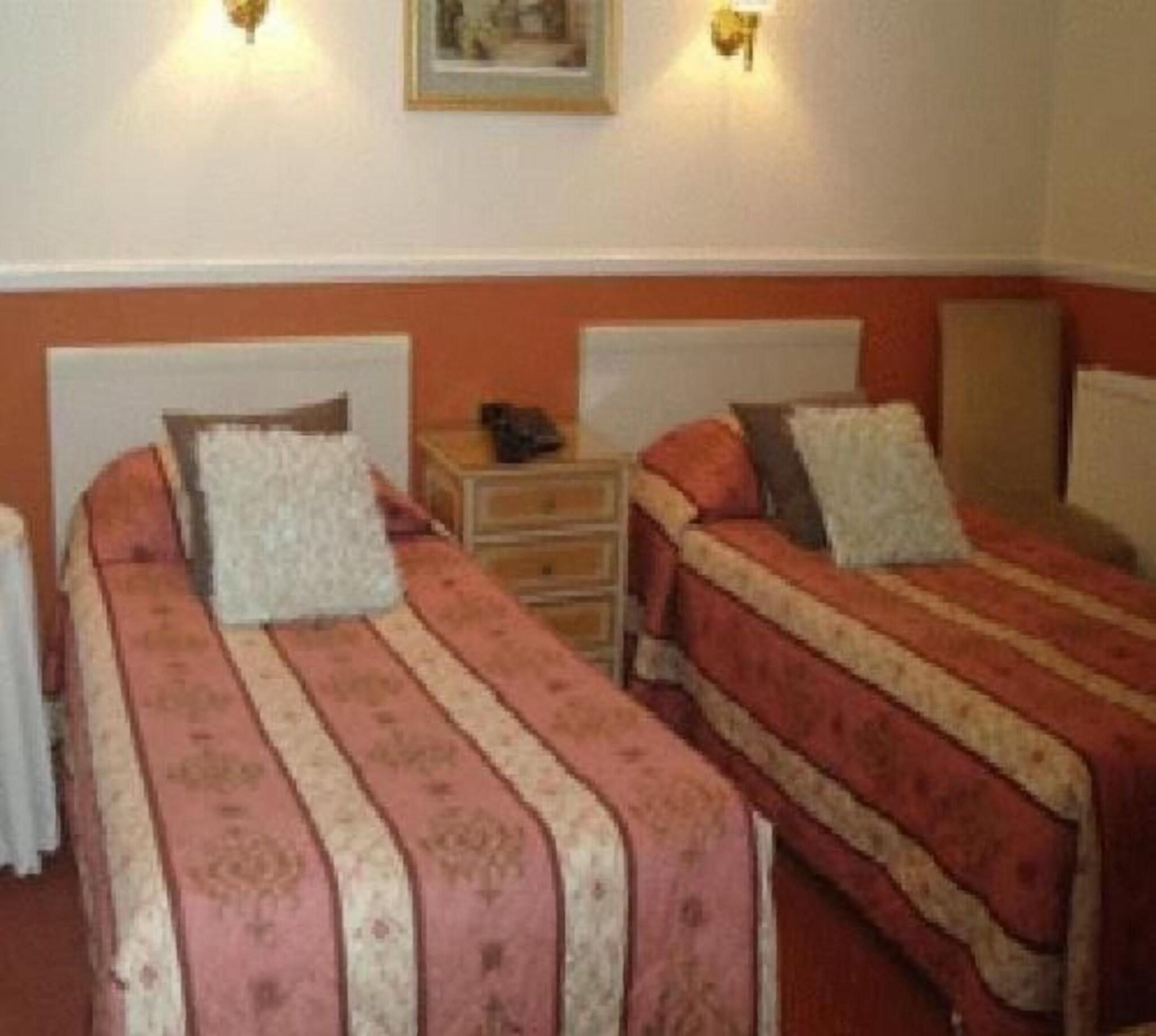 The City Hotel by null