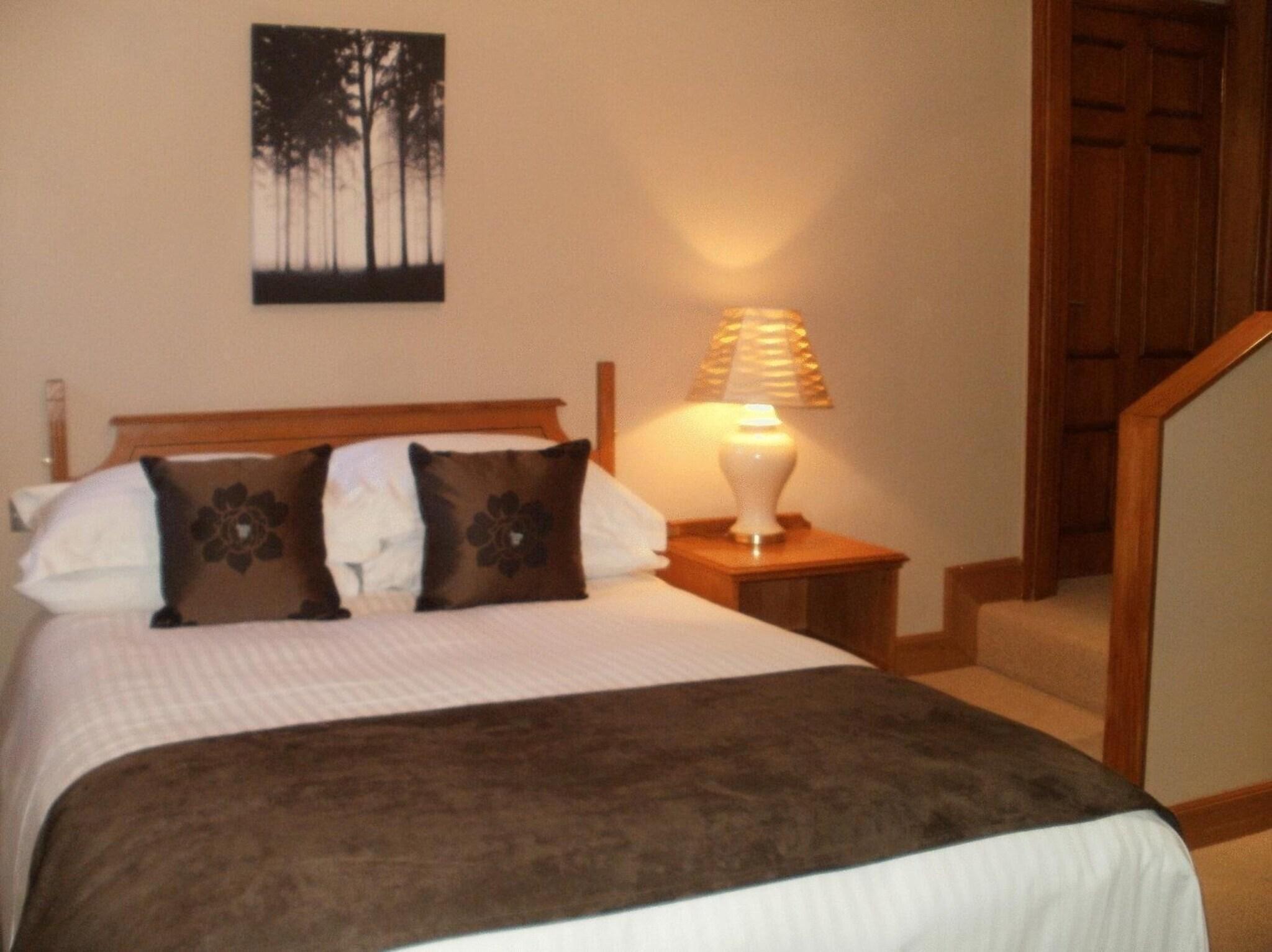 The City Hotel by null