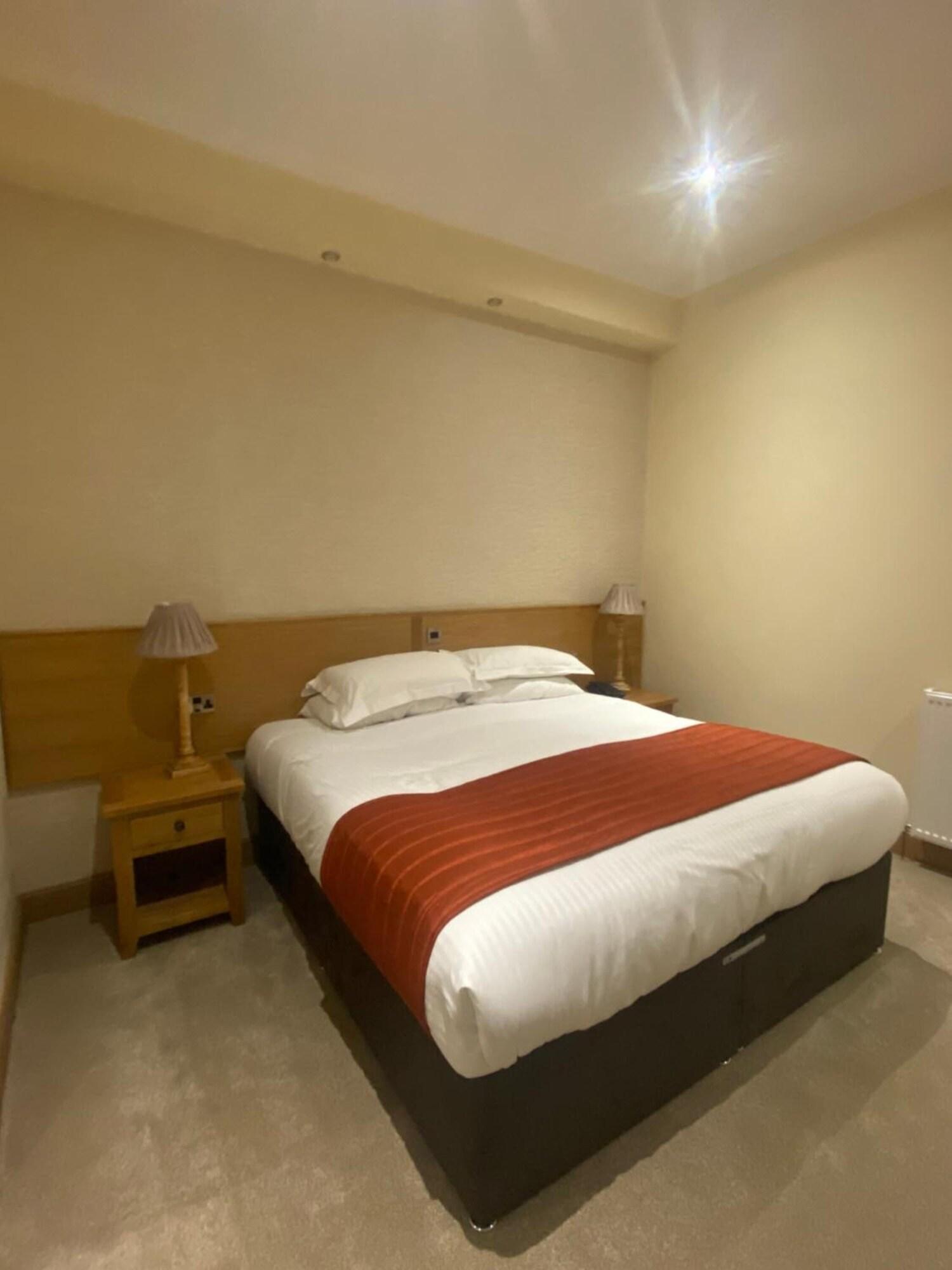 The City Hotel by null