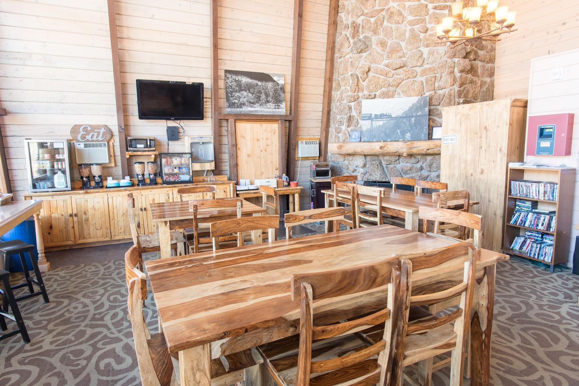 Tyrol Mountain Inn