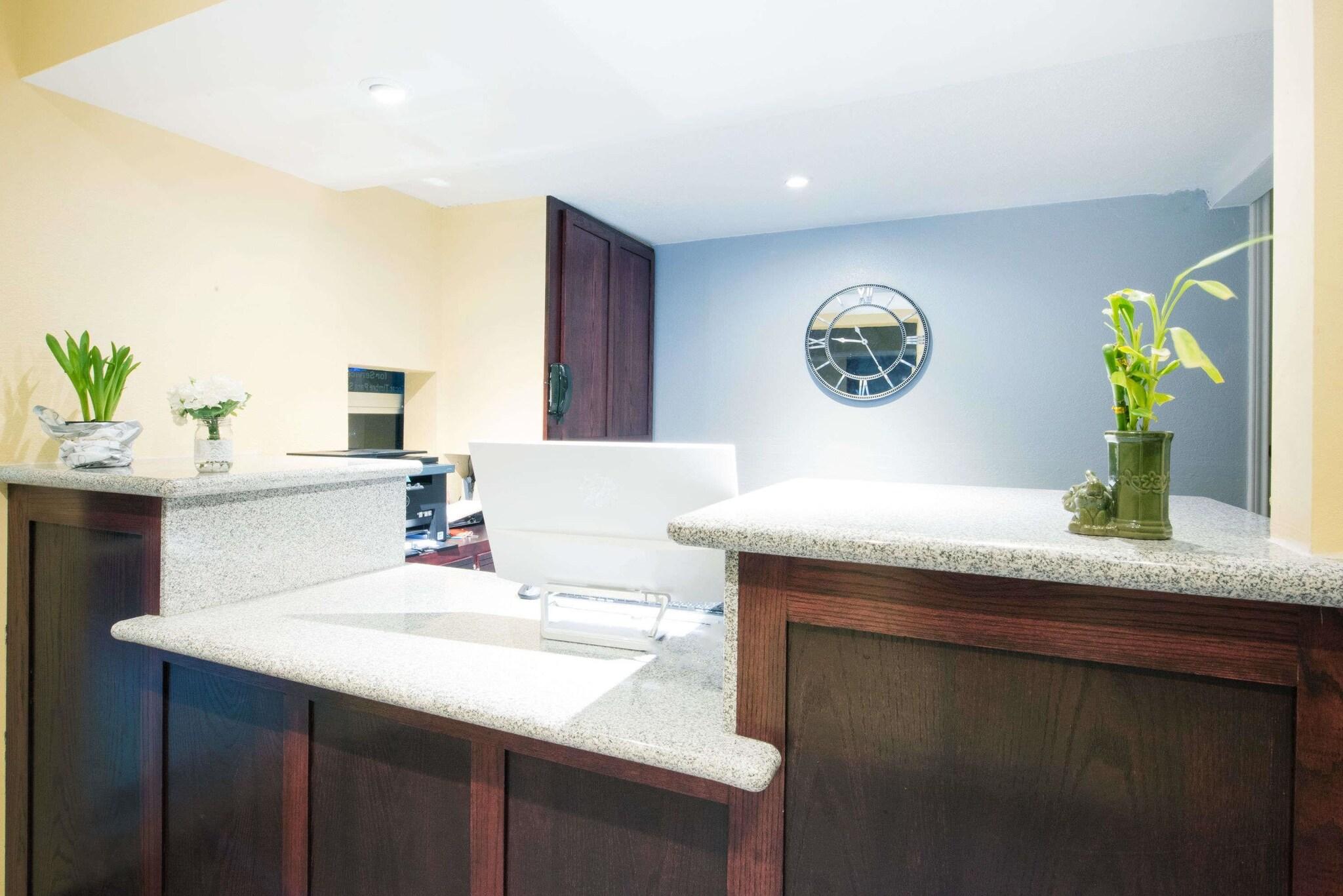 Knights Inn & Suites Eagle Pass