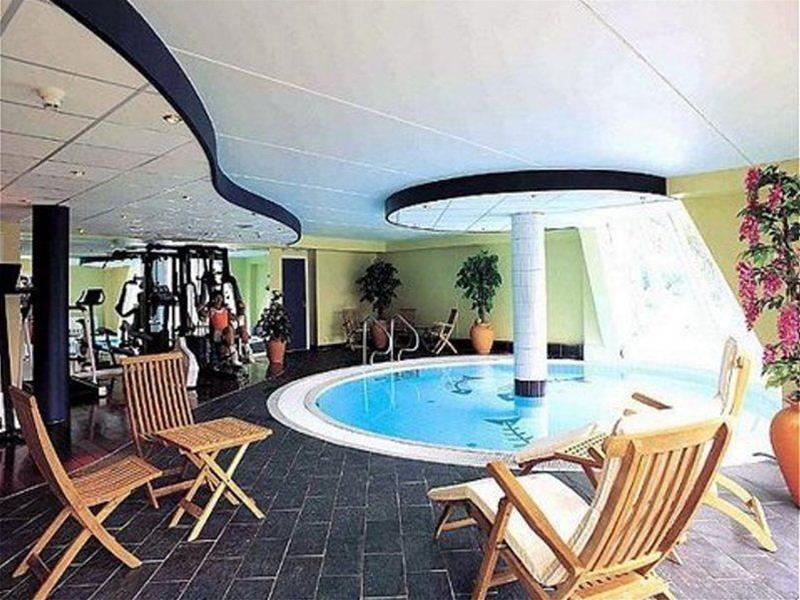 Brakanes Hotel by Fjordtind by null