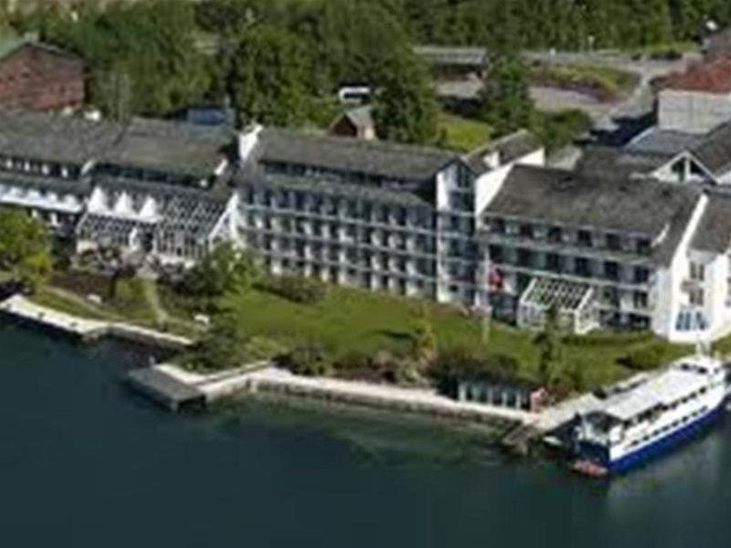 Brakanes Hotel by Fjordtind by null