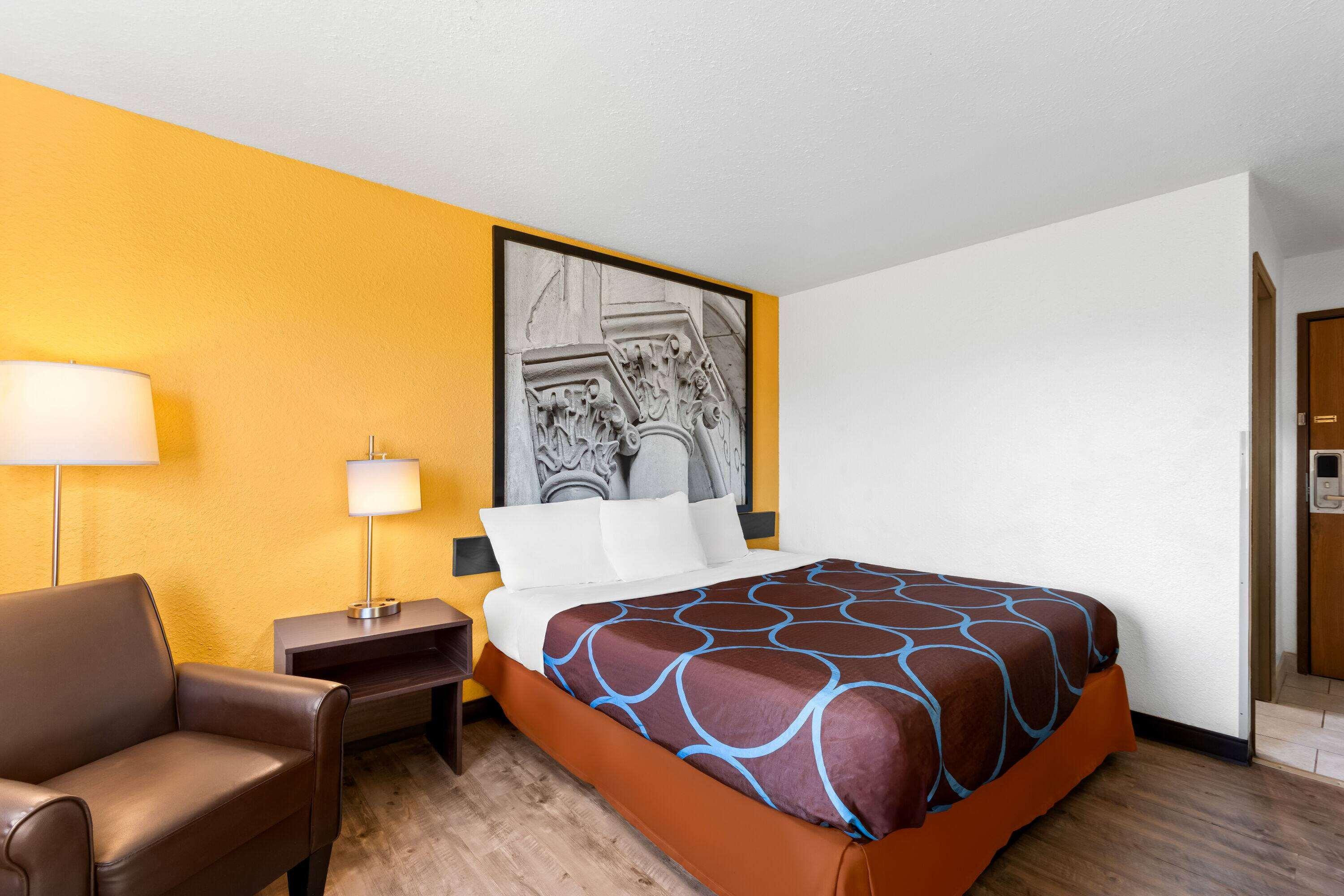 Super 8 by Wyndham Elizabethtown