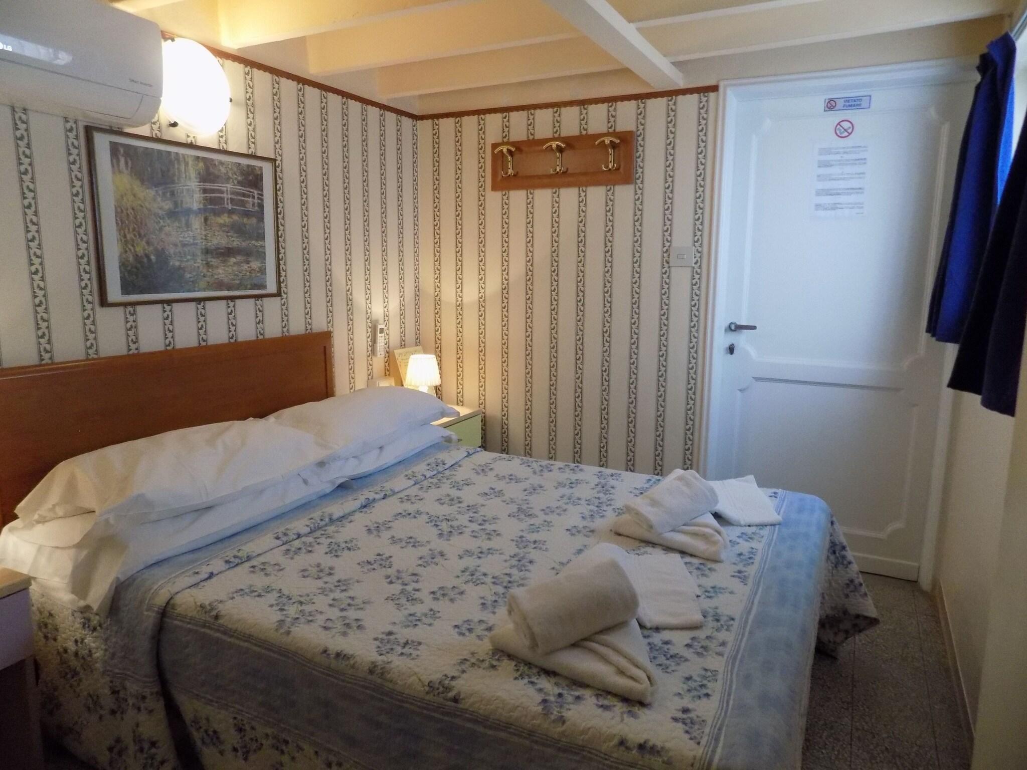 Il Pitti Soggiorno by null