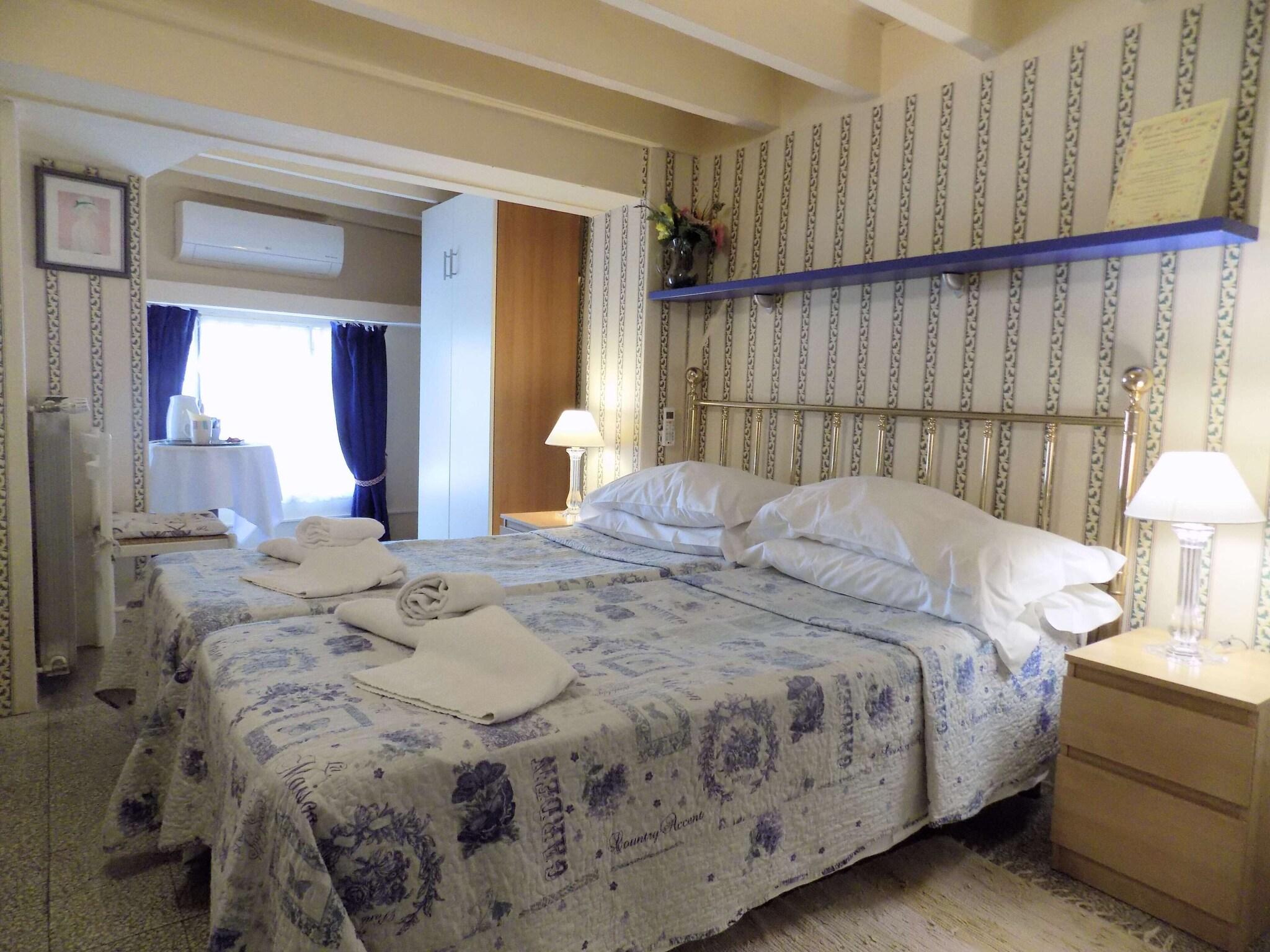 Il Pitti Soggiorno by null