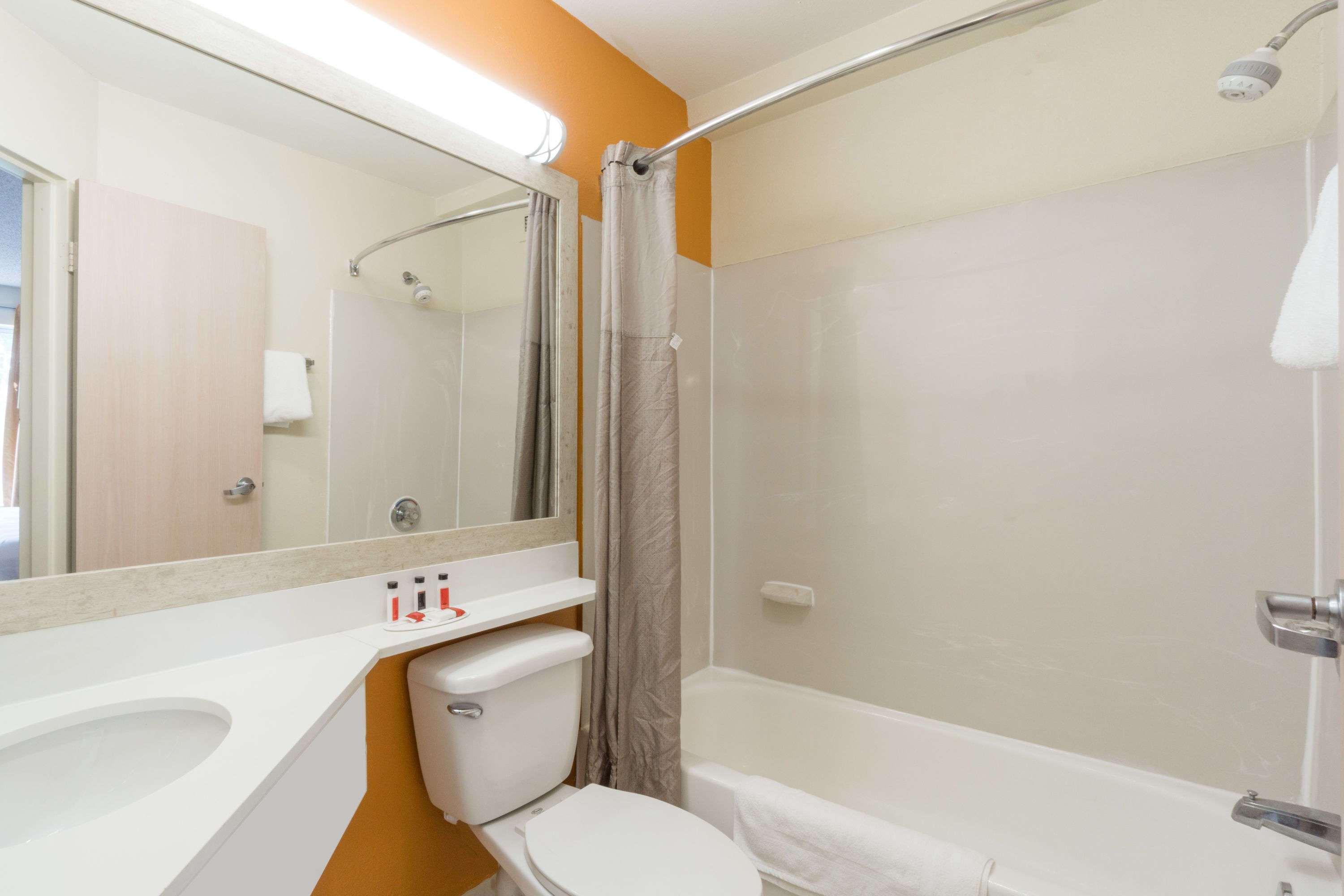 Days Inn by Wyndham Florence Cincinnati Area
