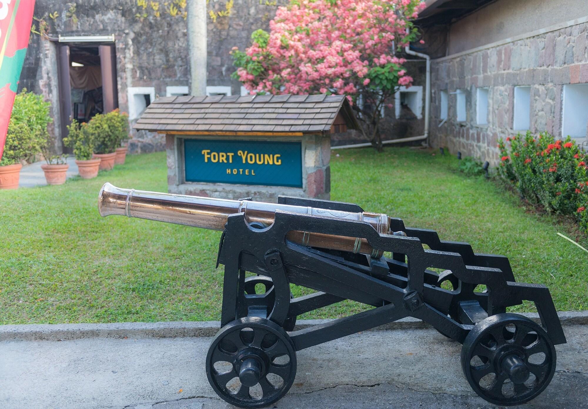 Fort Young Hotel and Dive Resort by null