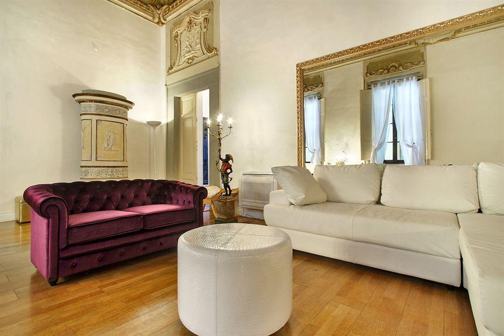 Palazzo Tolomei Garzoni by null