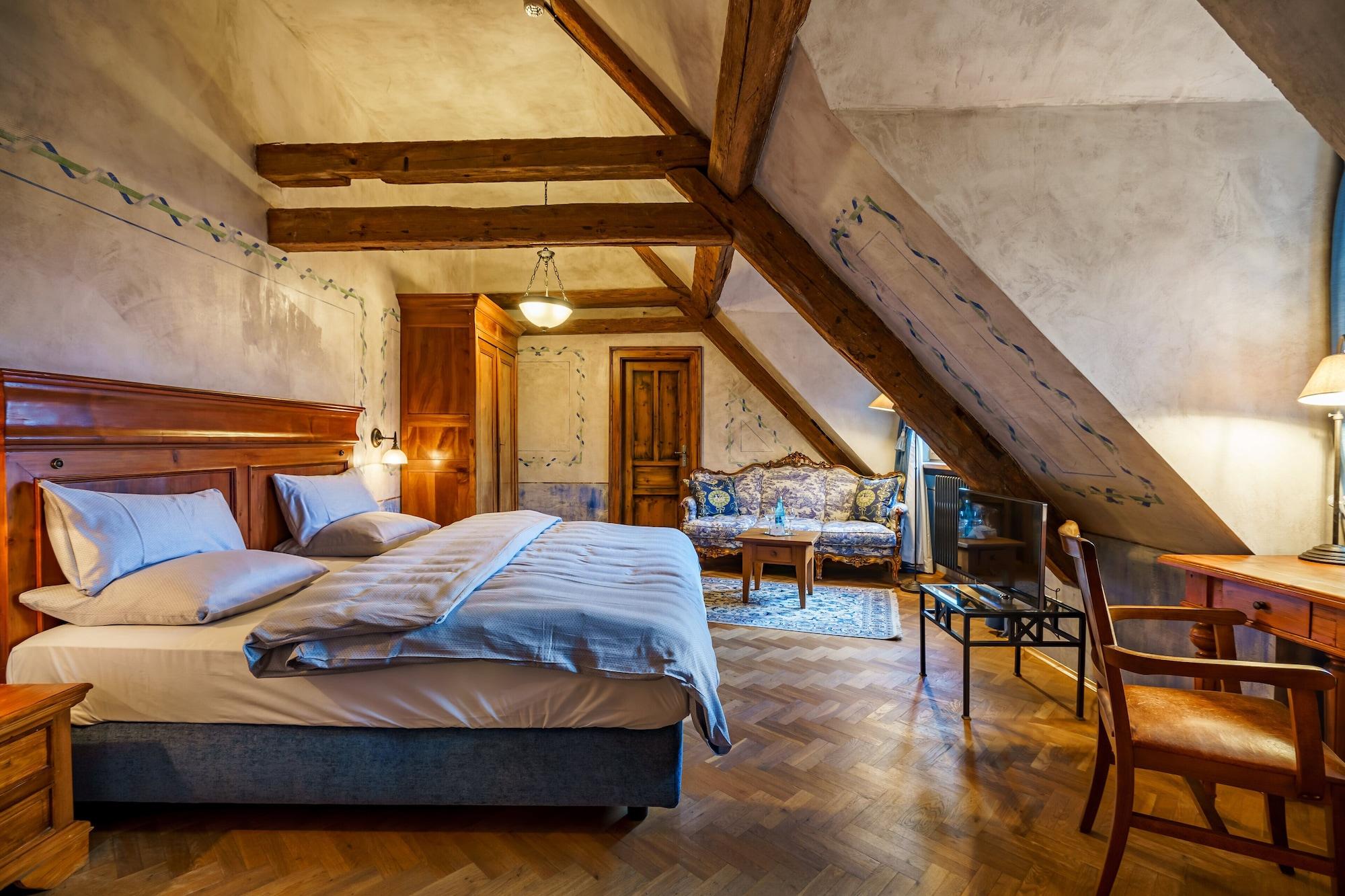 Schlosshotel Weyberhöfe by null