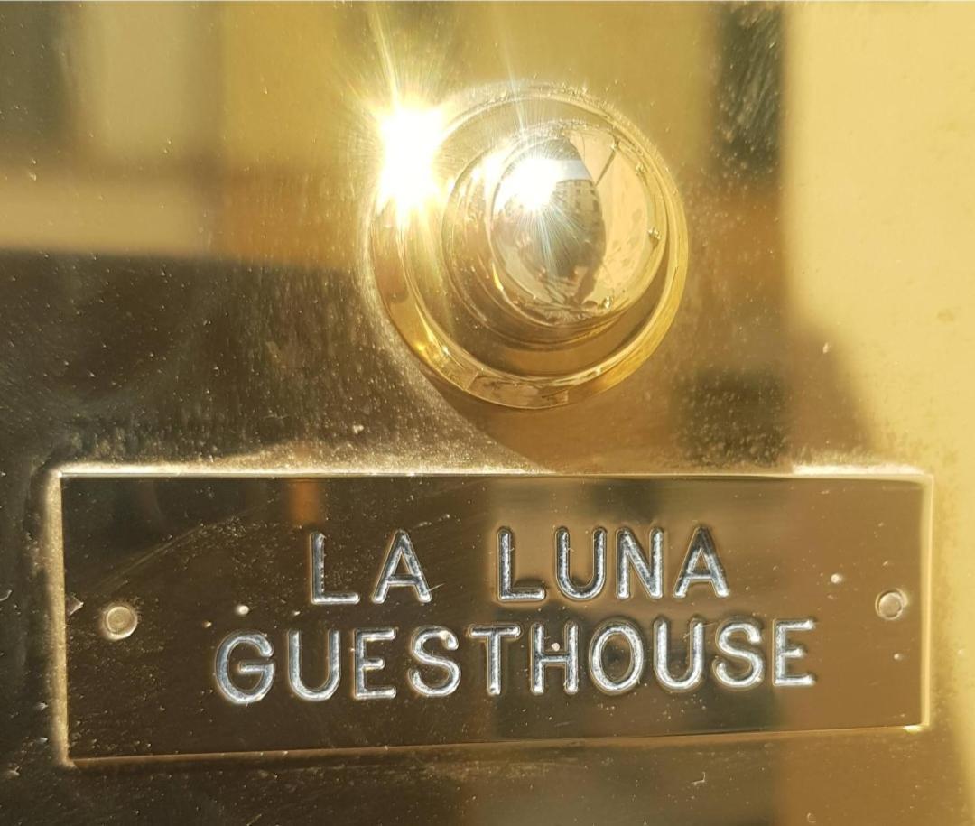 La Luna Guesthouse