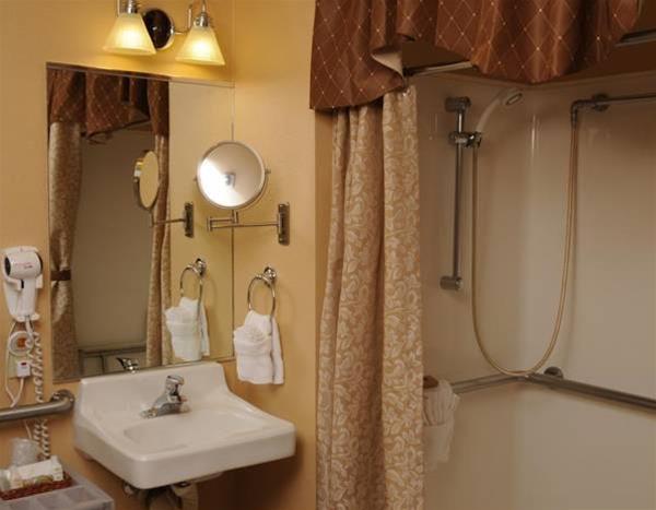 Pike's Waterfront Lodge by null