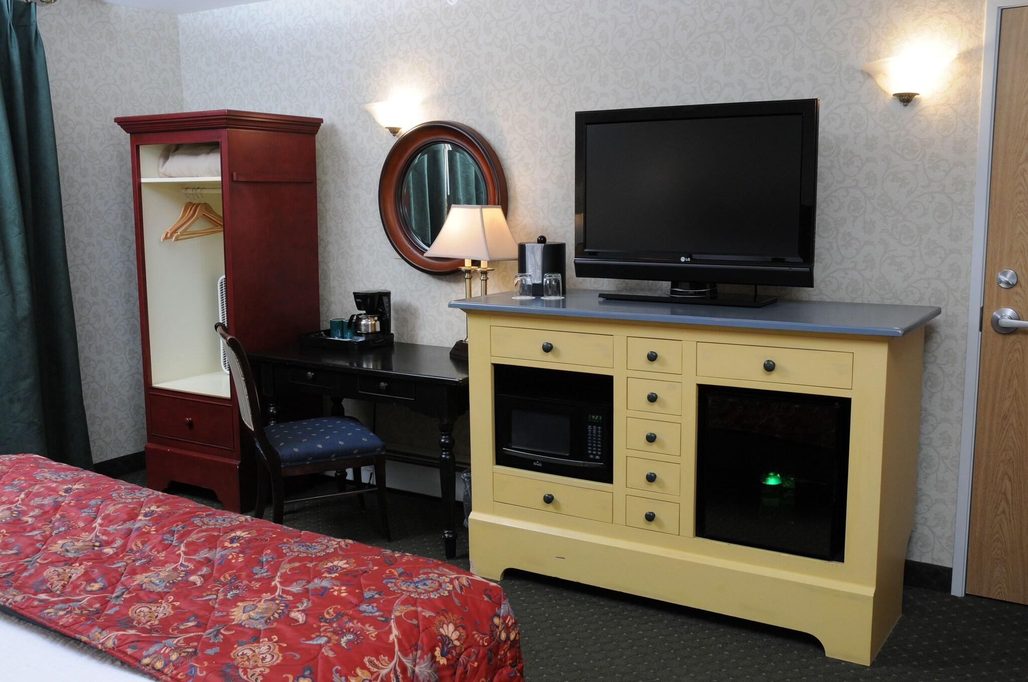 Pike's Waterfront Lodge by null