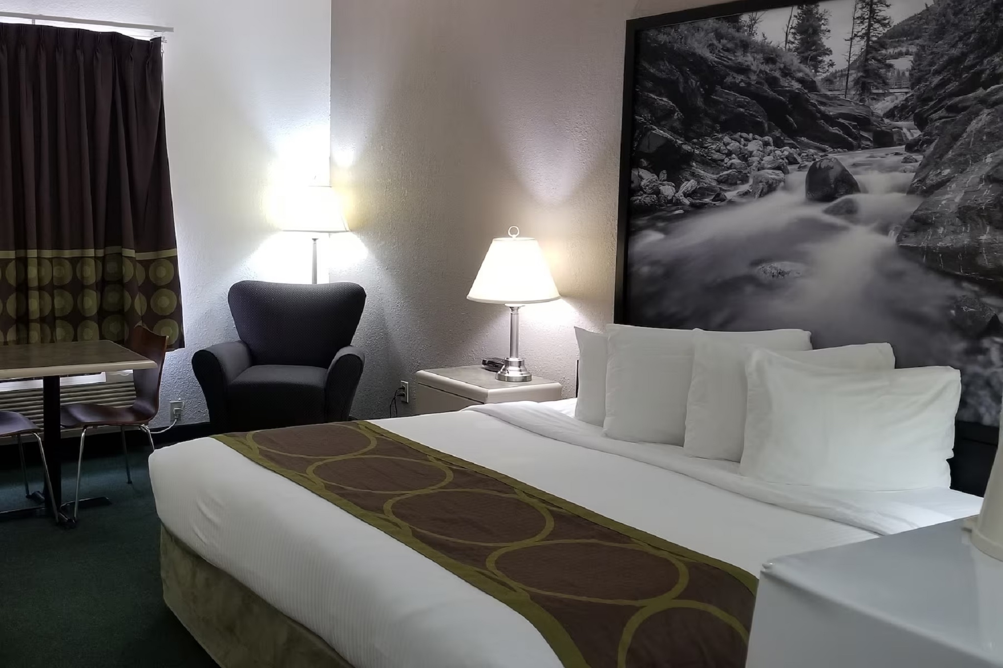 Super 8 by Wyndham Pincher Creek