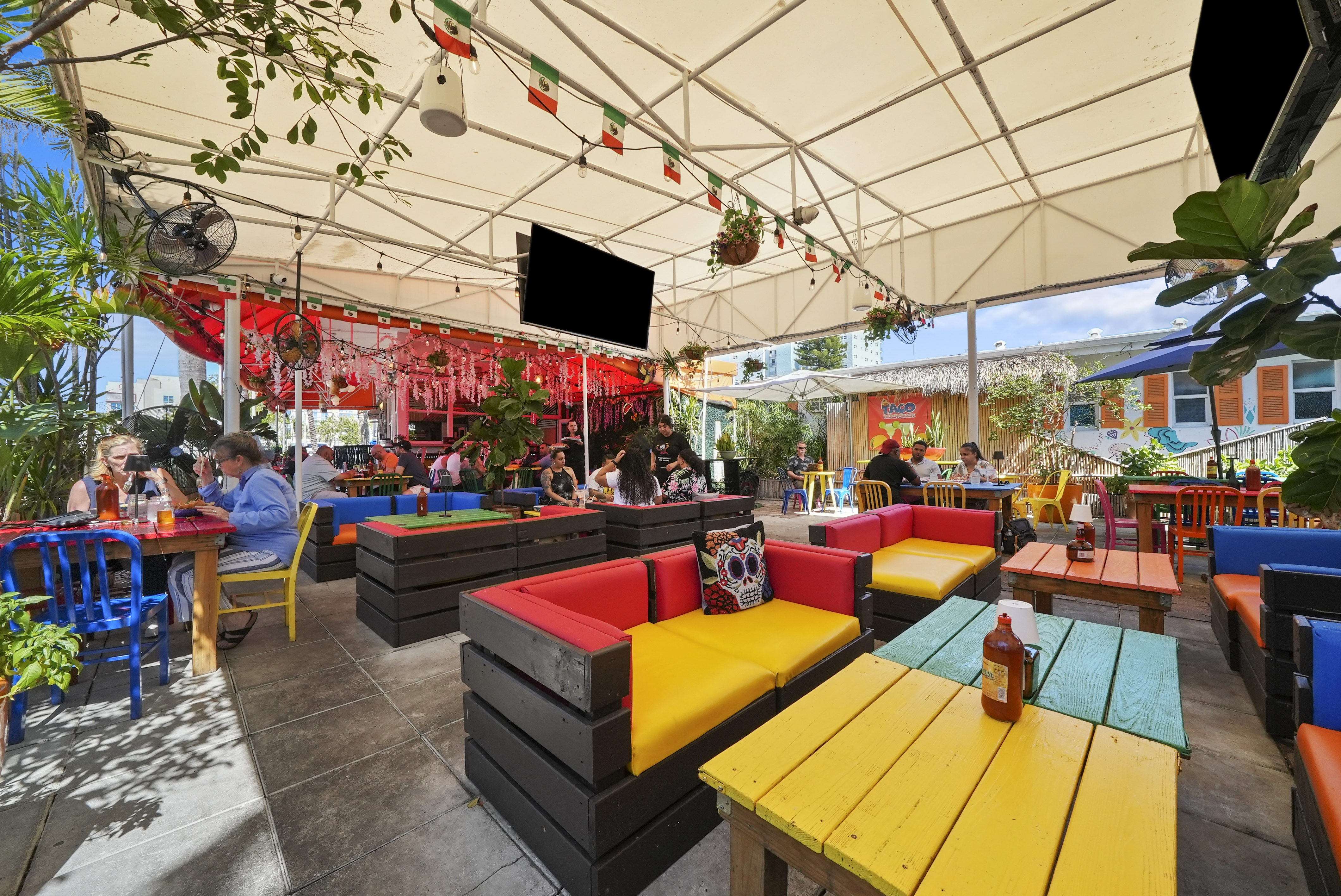 Hollywood Beach Suites & Hotel