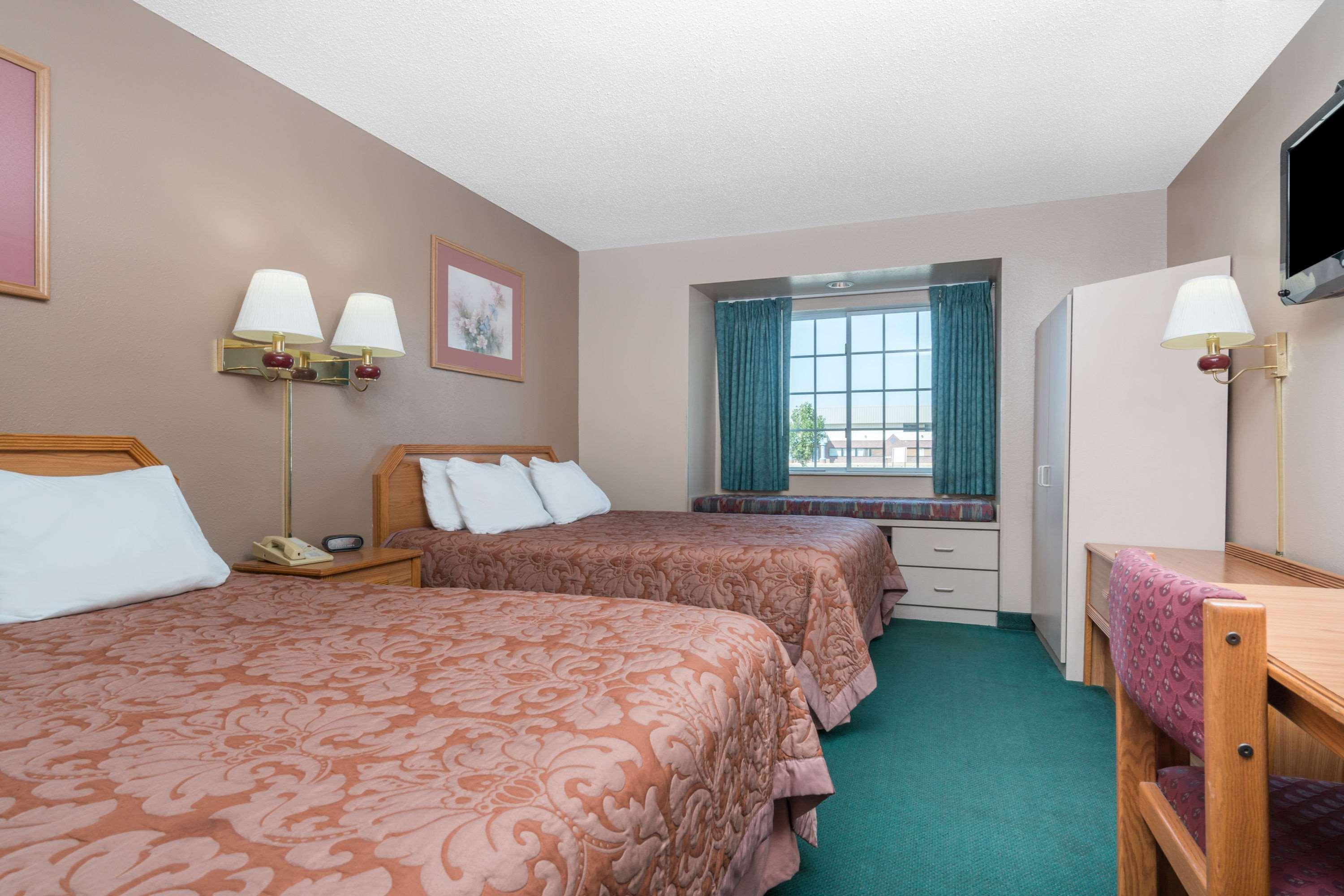 Quad room