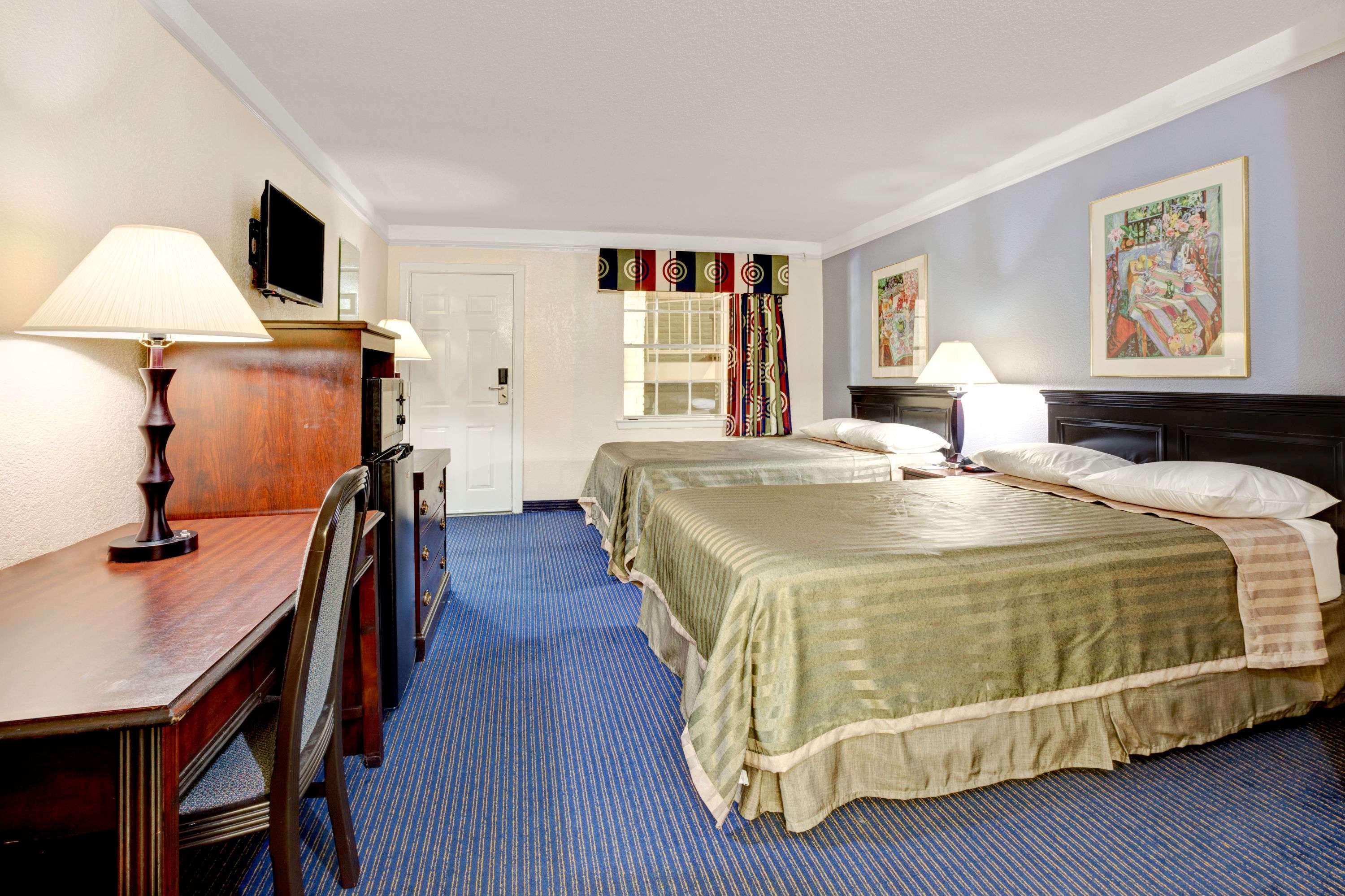 Travelodge by Wyndham North Richland Hills