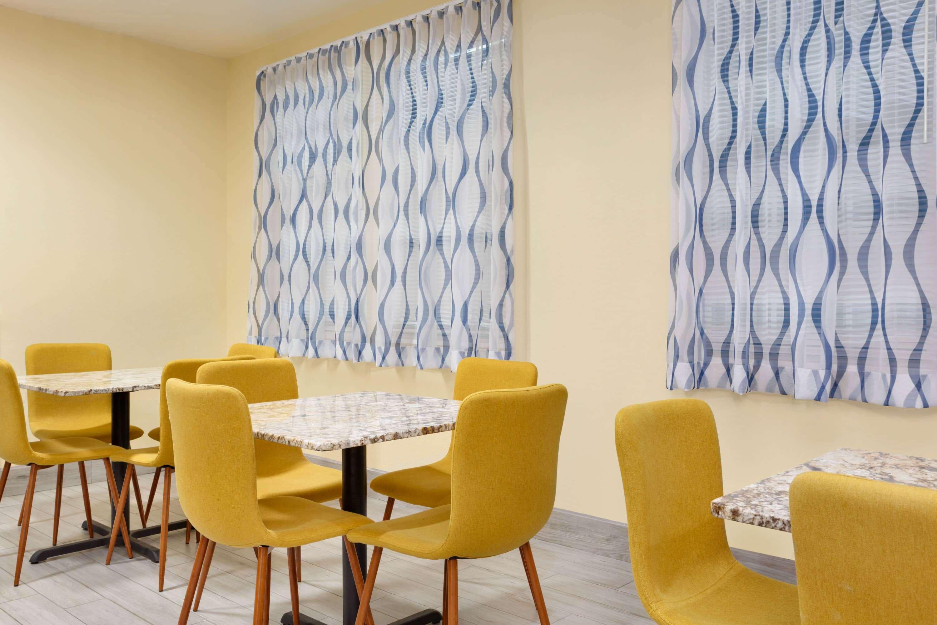 Days Inn & Suites Euless Dfw Airport South