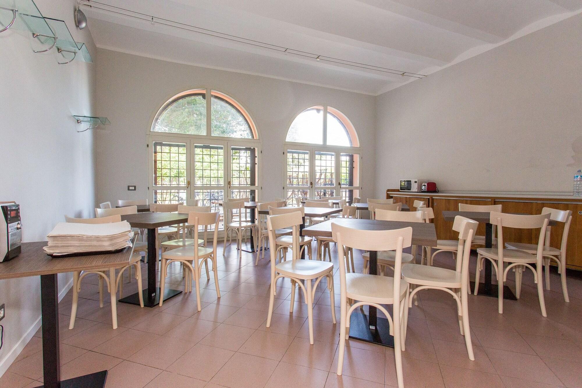 Student's Hostel Estense