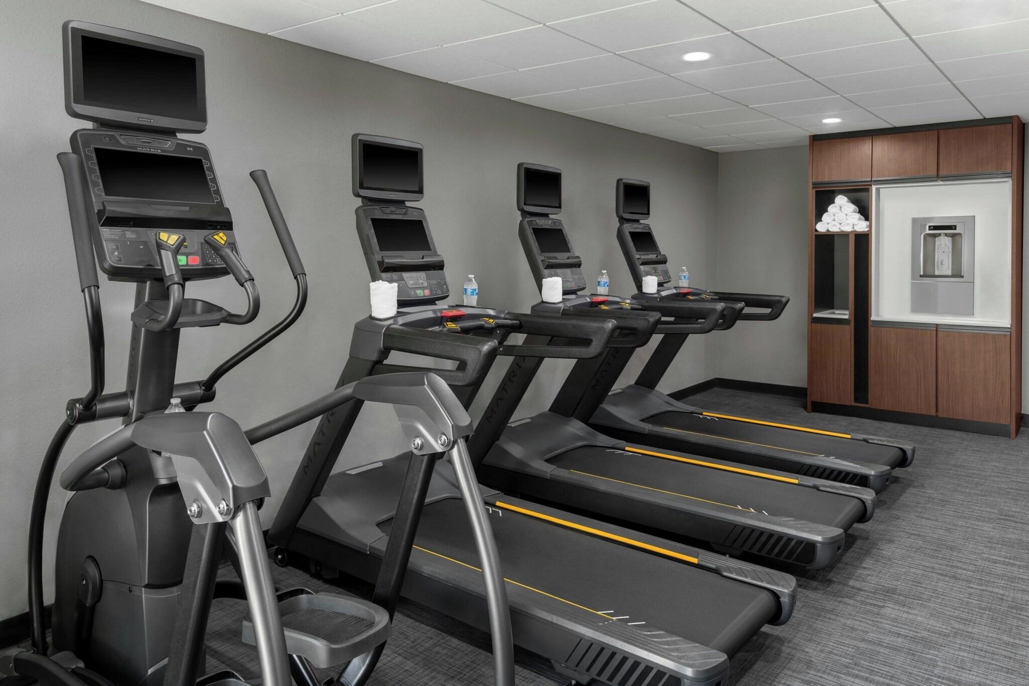 Courtyard By Marriott Flint
