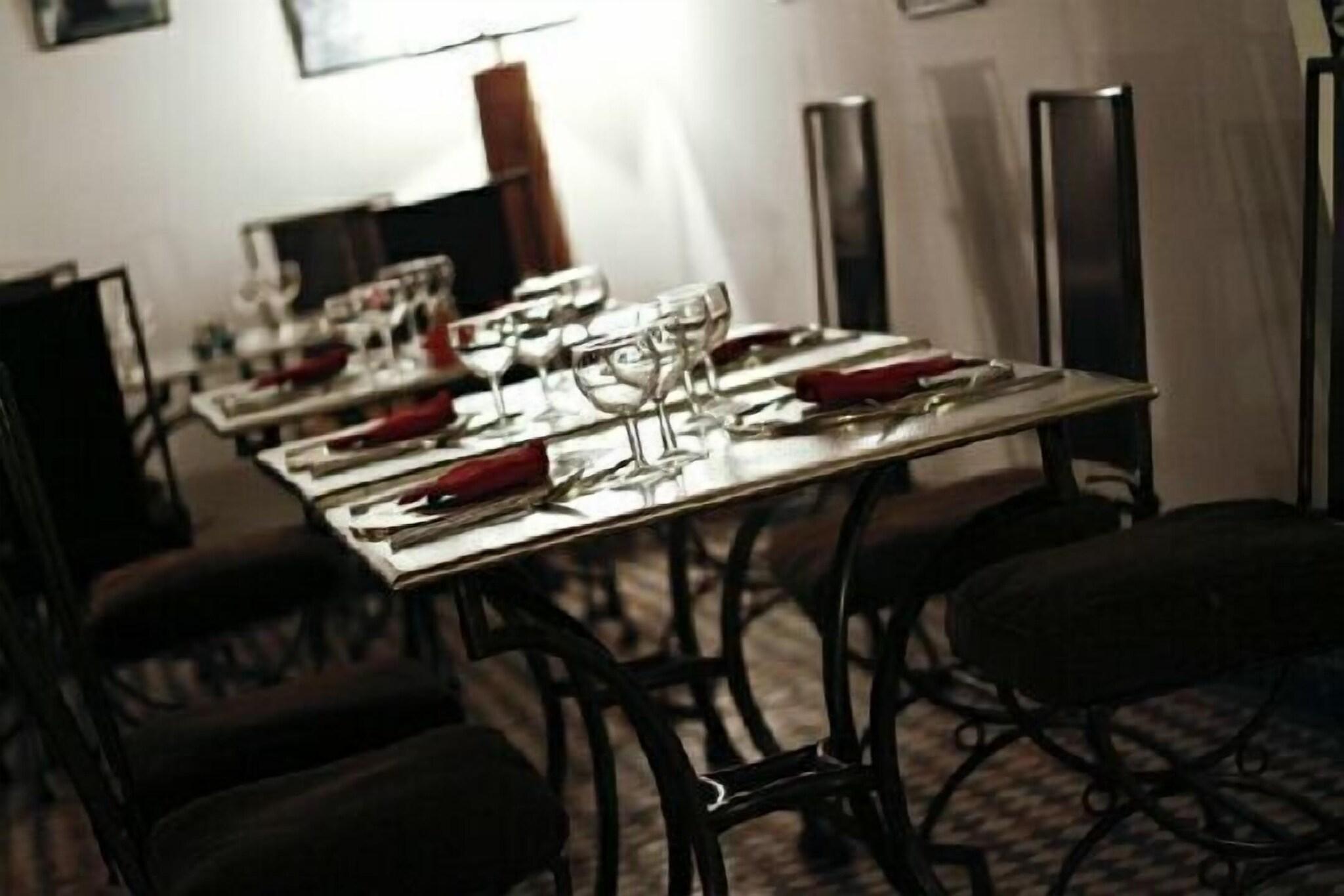 Riad Laaroussa- Guest House