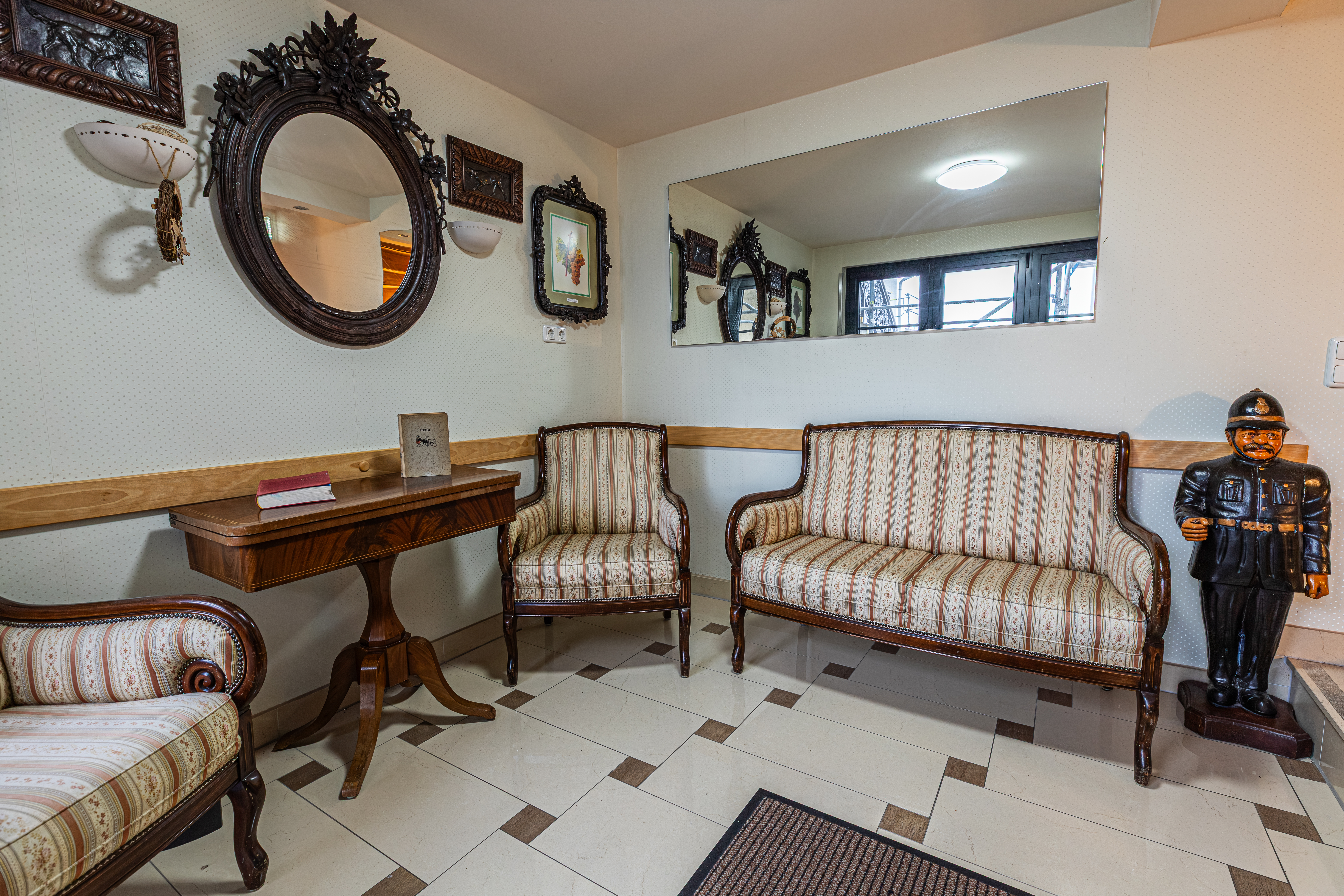 Gasper Business & Garden Hotel