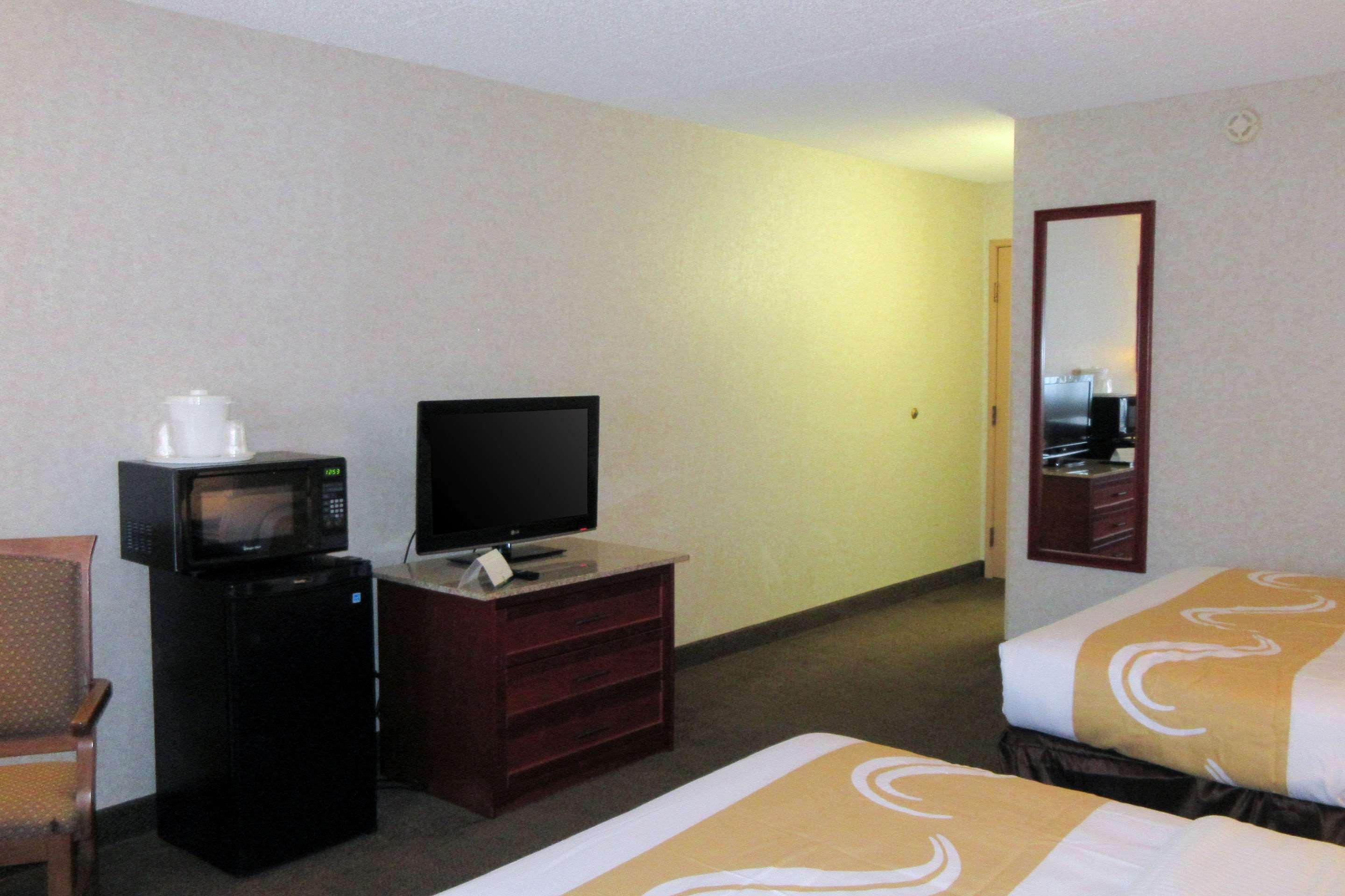 Quality Inn & Suites Downtown - University Area