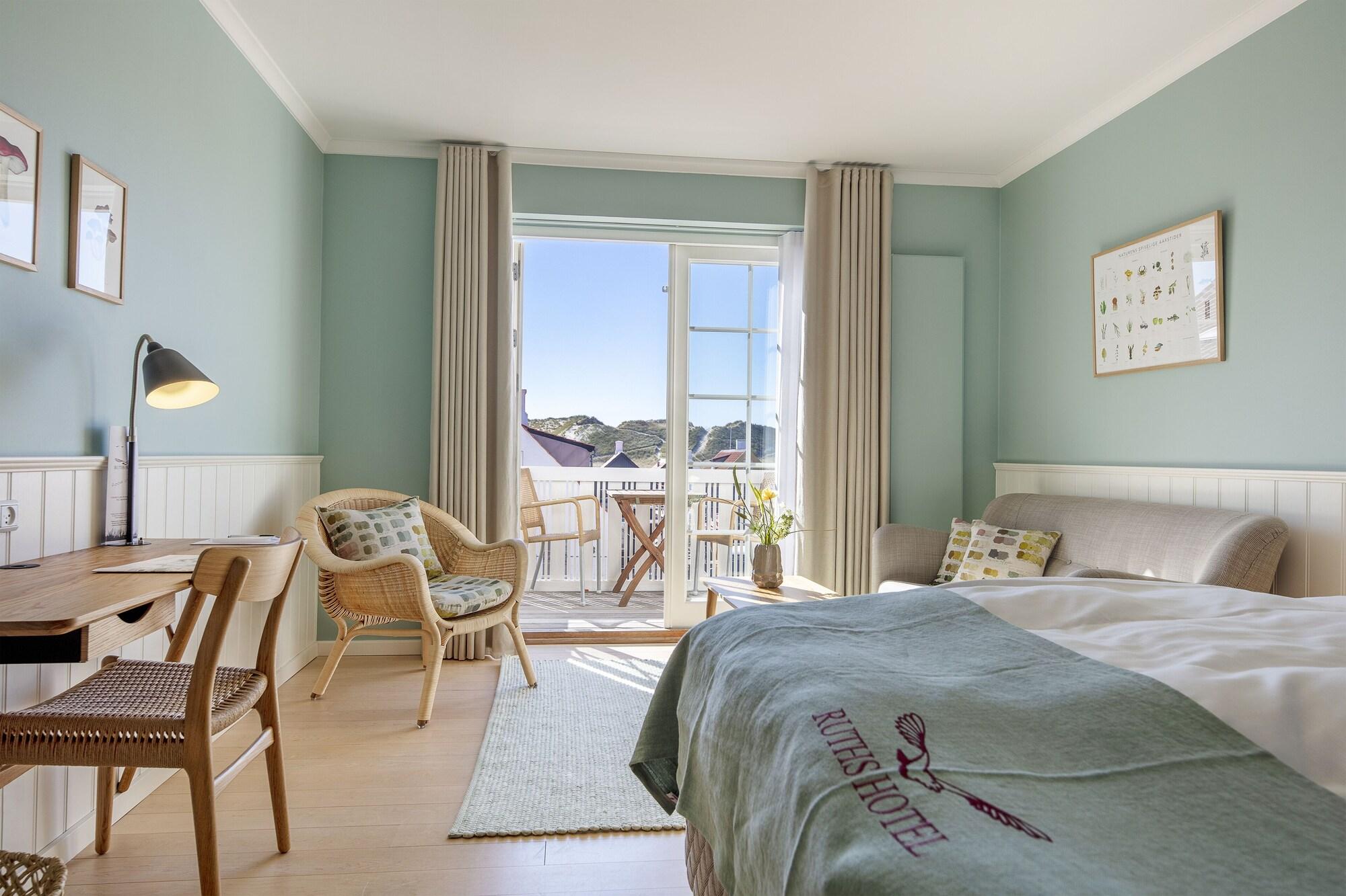 Ruth's Hotel by null