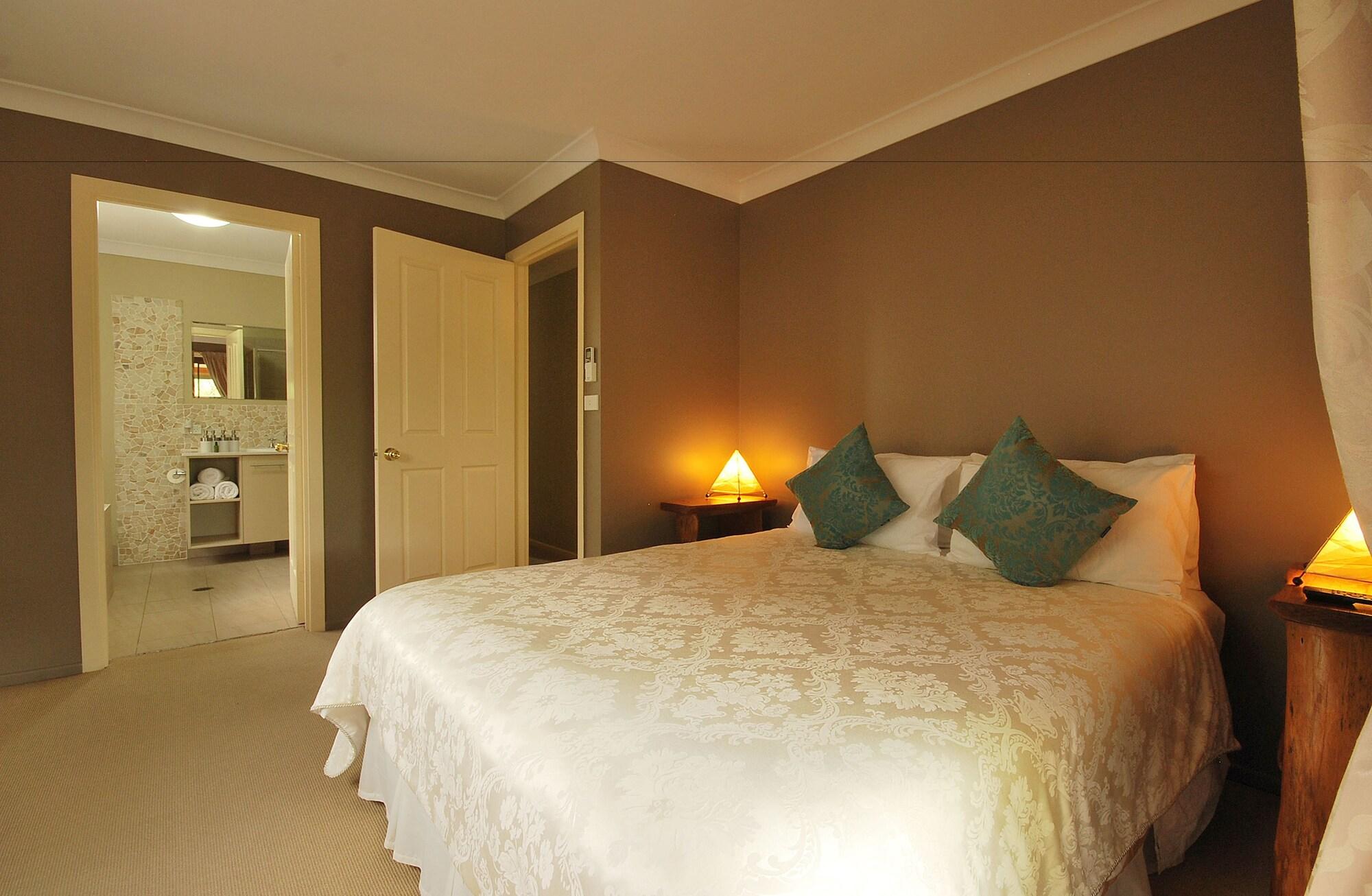 SummerHills Retreat Byron Bay (now Sparkle Tantra) by null