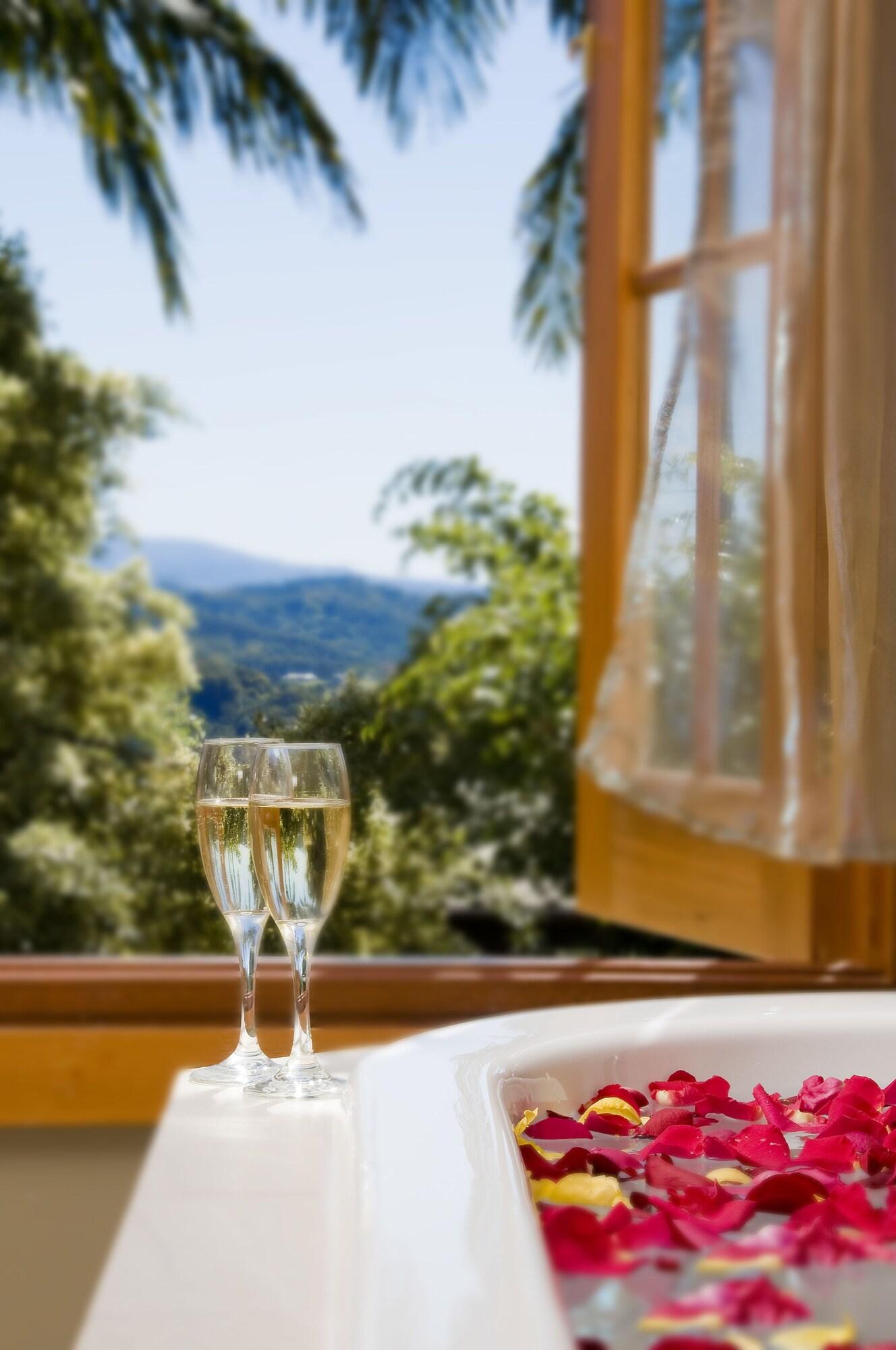 SummerHills Retreat Byron Bay (now Sparkle Tantra) by null