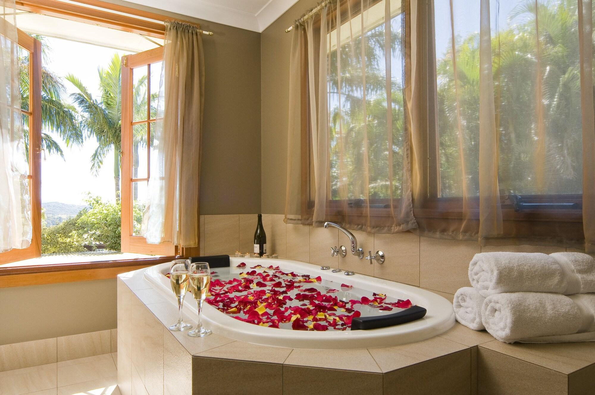 SummerHills Retreat Byron Bay (now Sparkle Tantra) by null