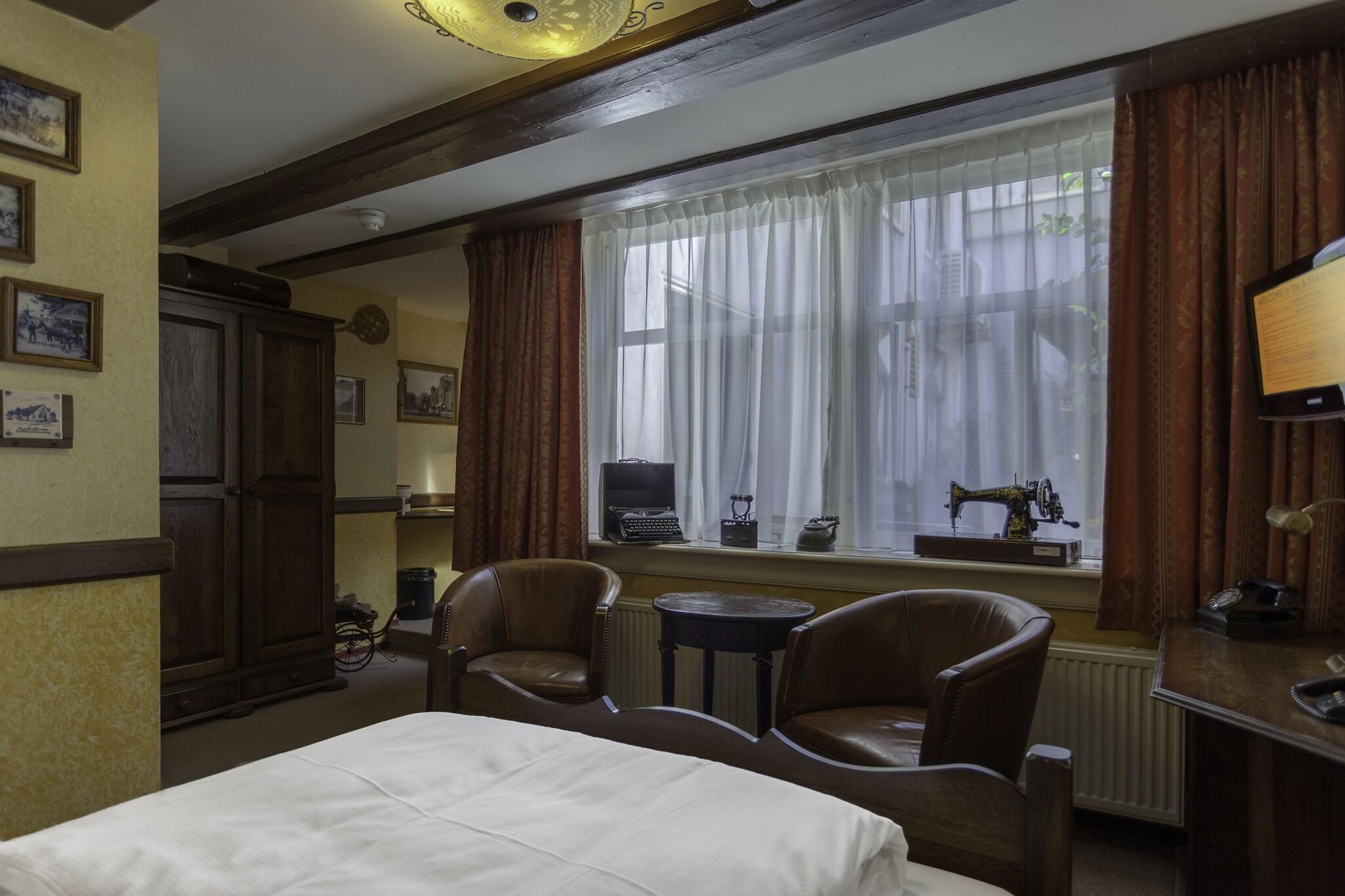 A-Train Hotel by null