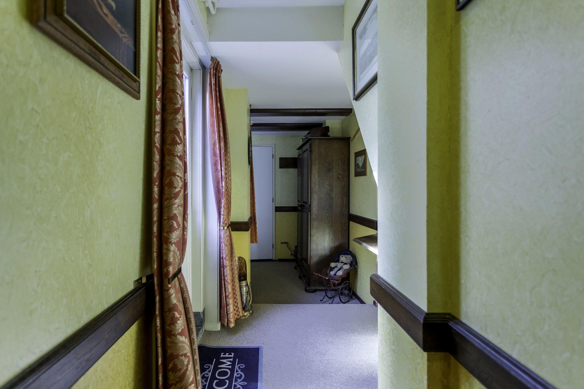 A-Train Hotel by null