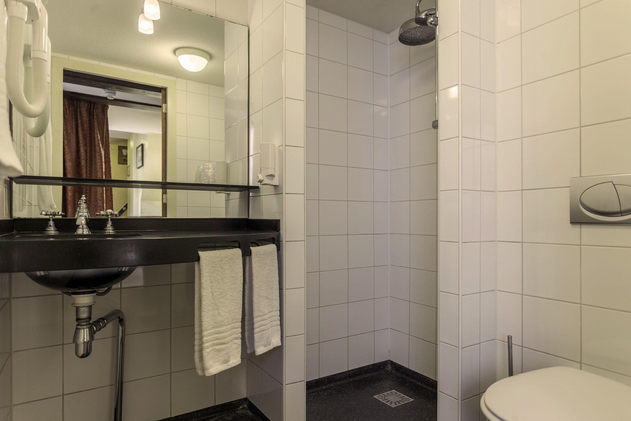 A-Train Hotel by null