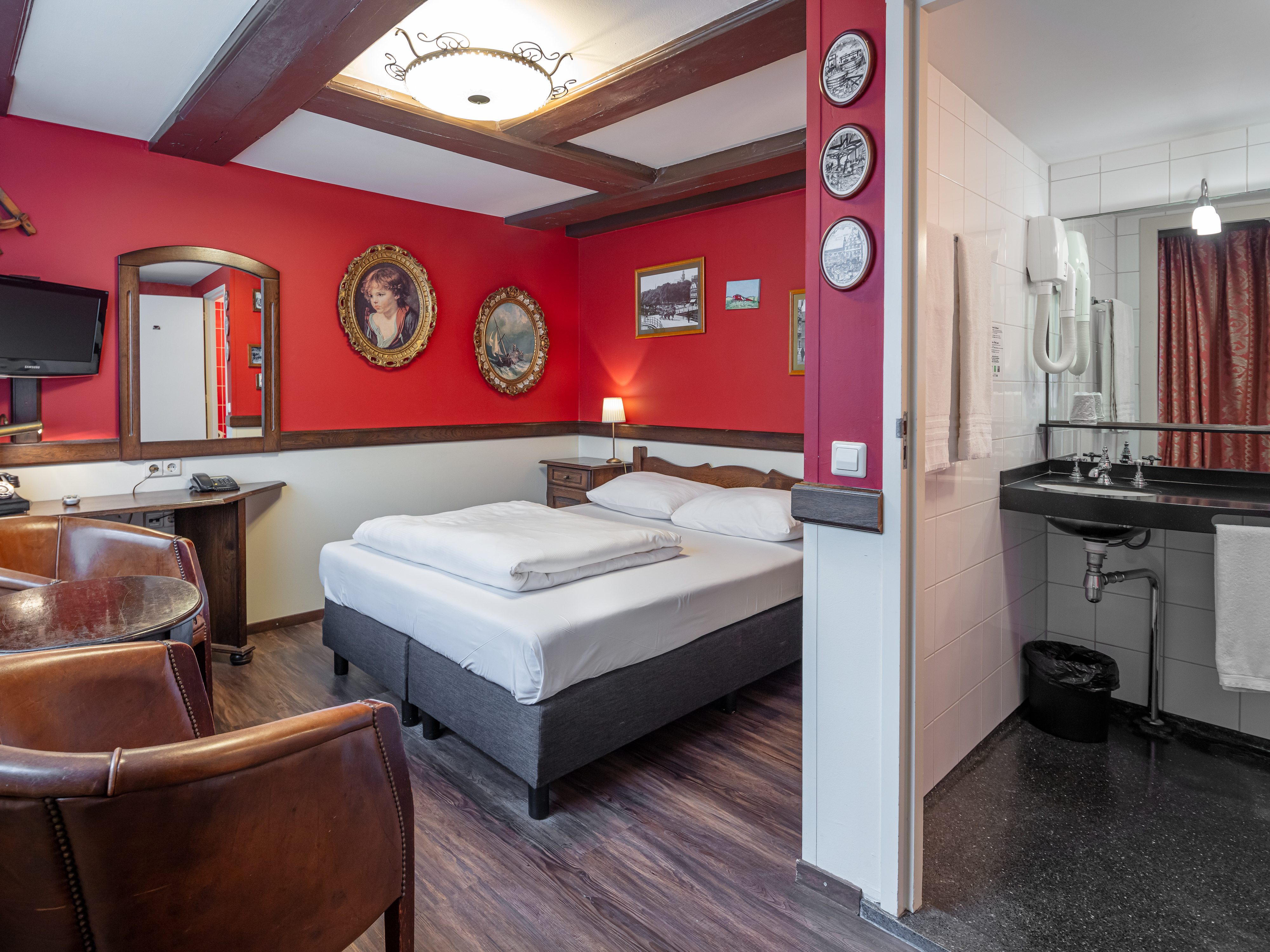 A-Train Hotel by null