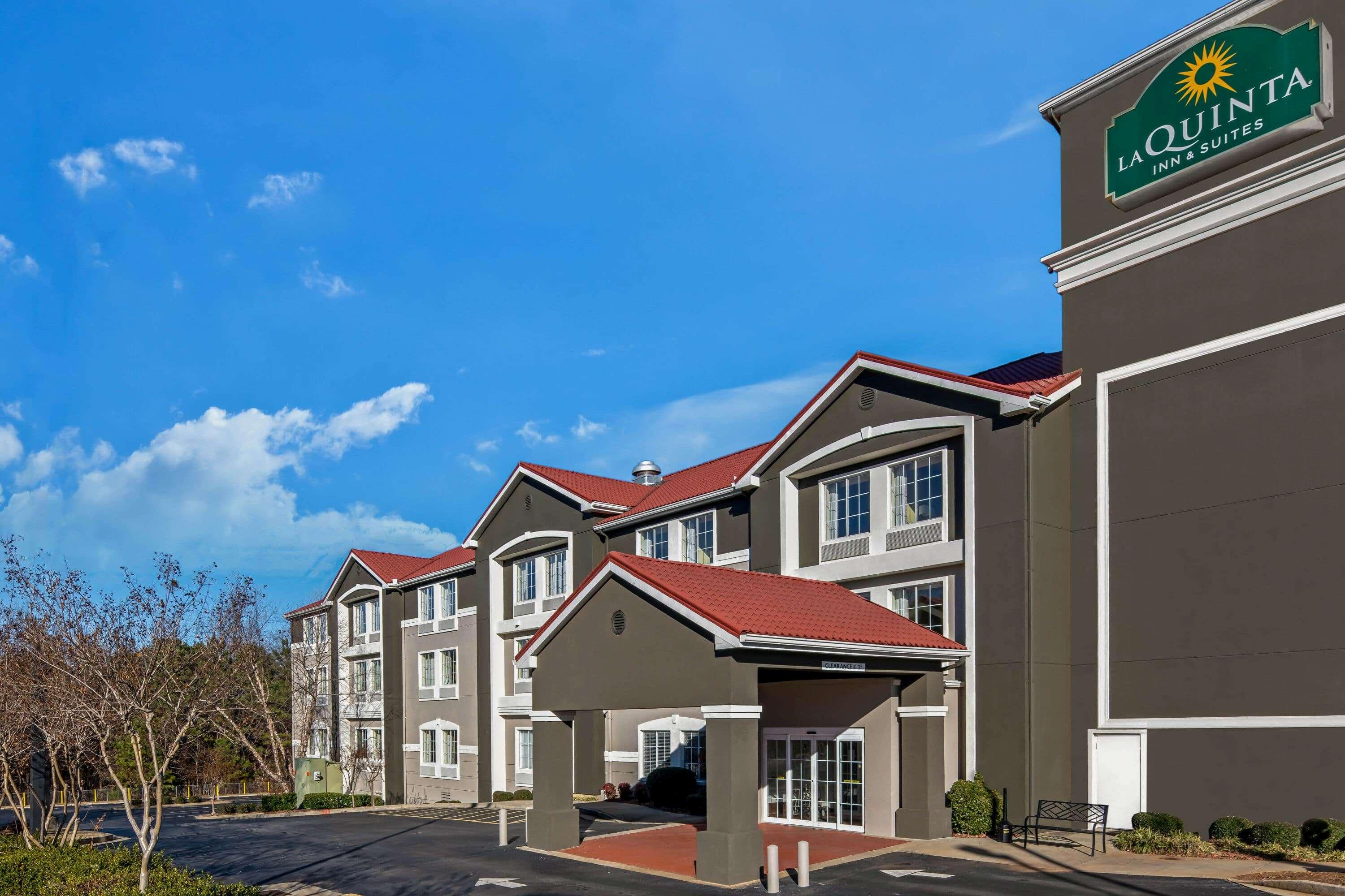 La Quinta Inn & Suites by Wyndham Atlanta South - Newnan image