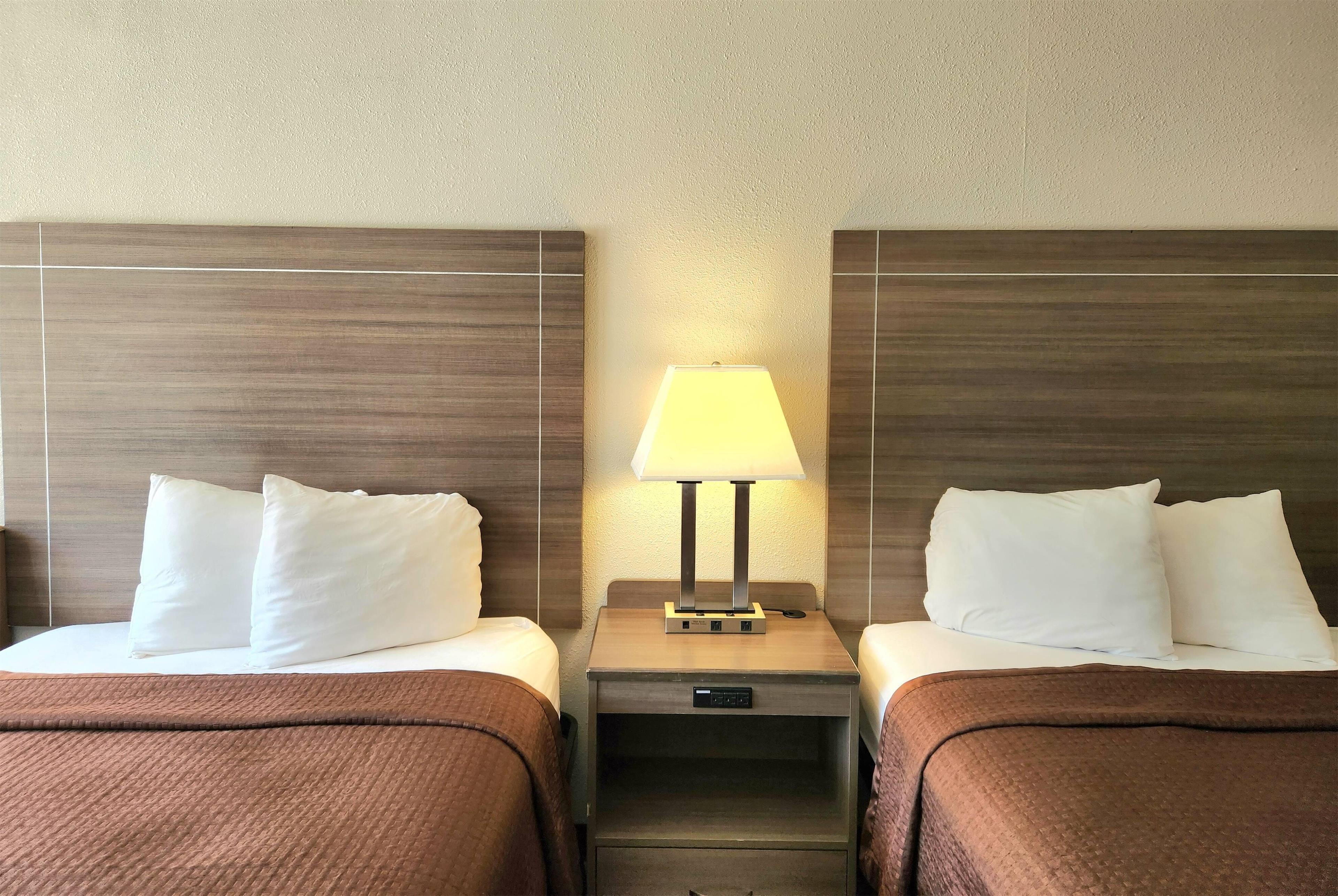 Days Inn by Wyndham Seguin TX