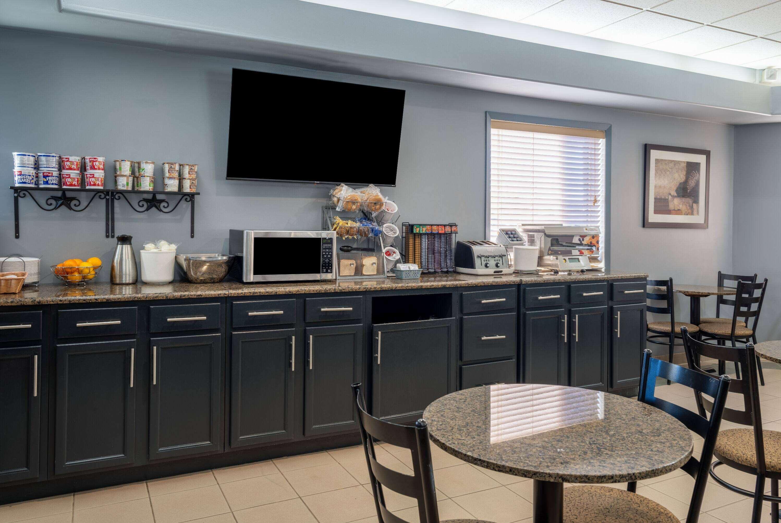 Super 8 By Wyndham Edmonton International Airport