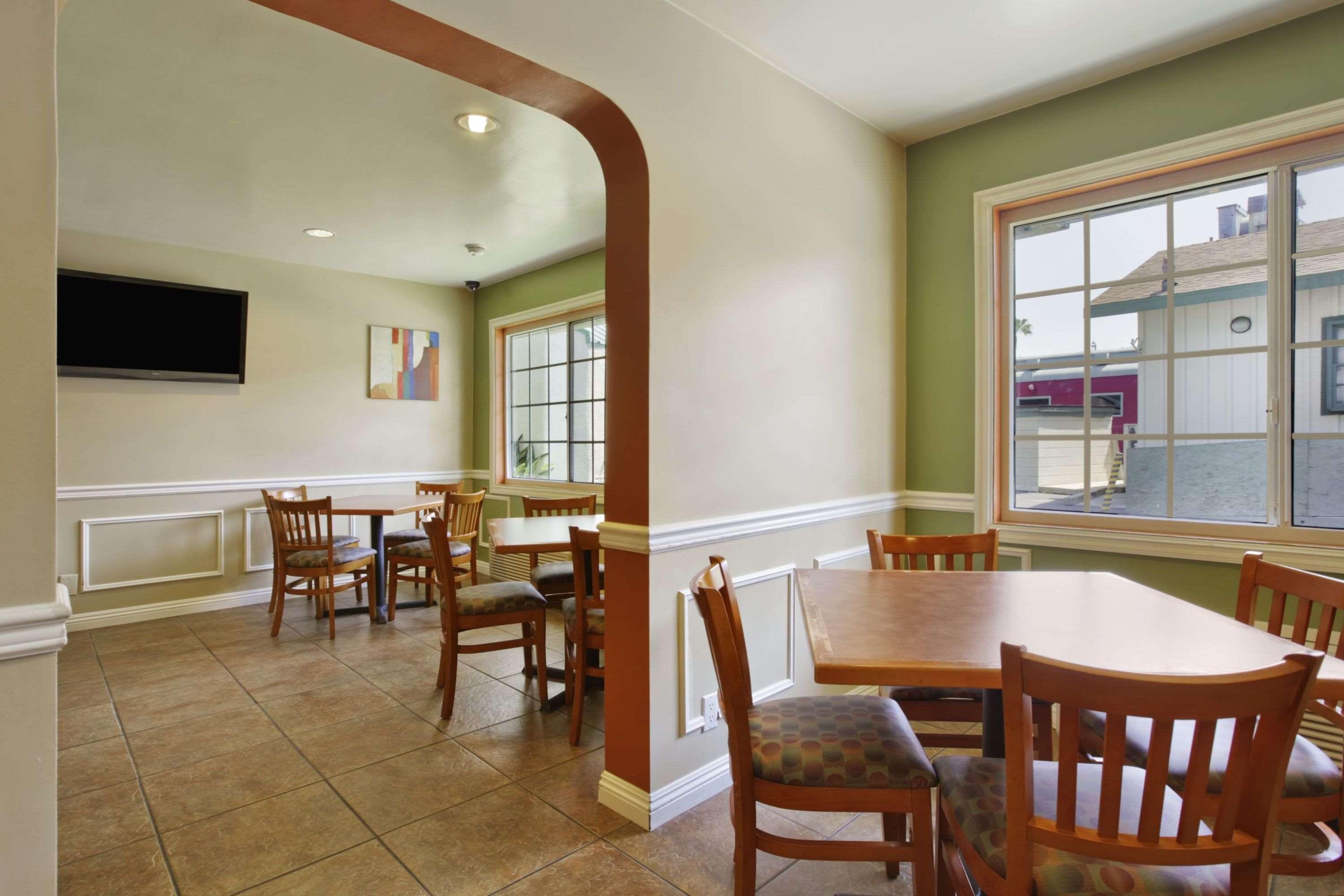 Travelodge Inn & Suites Wyndham Anaheim Disneyland